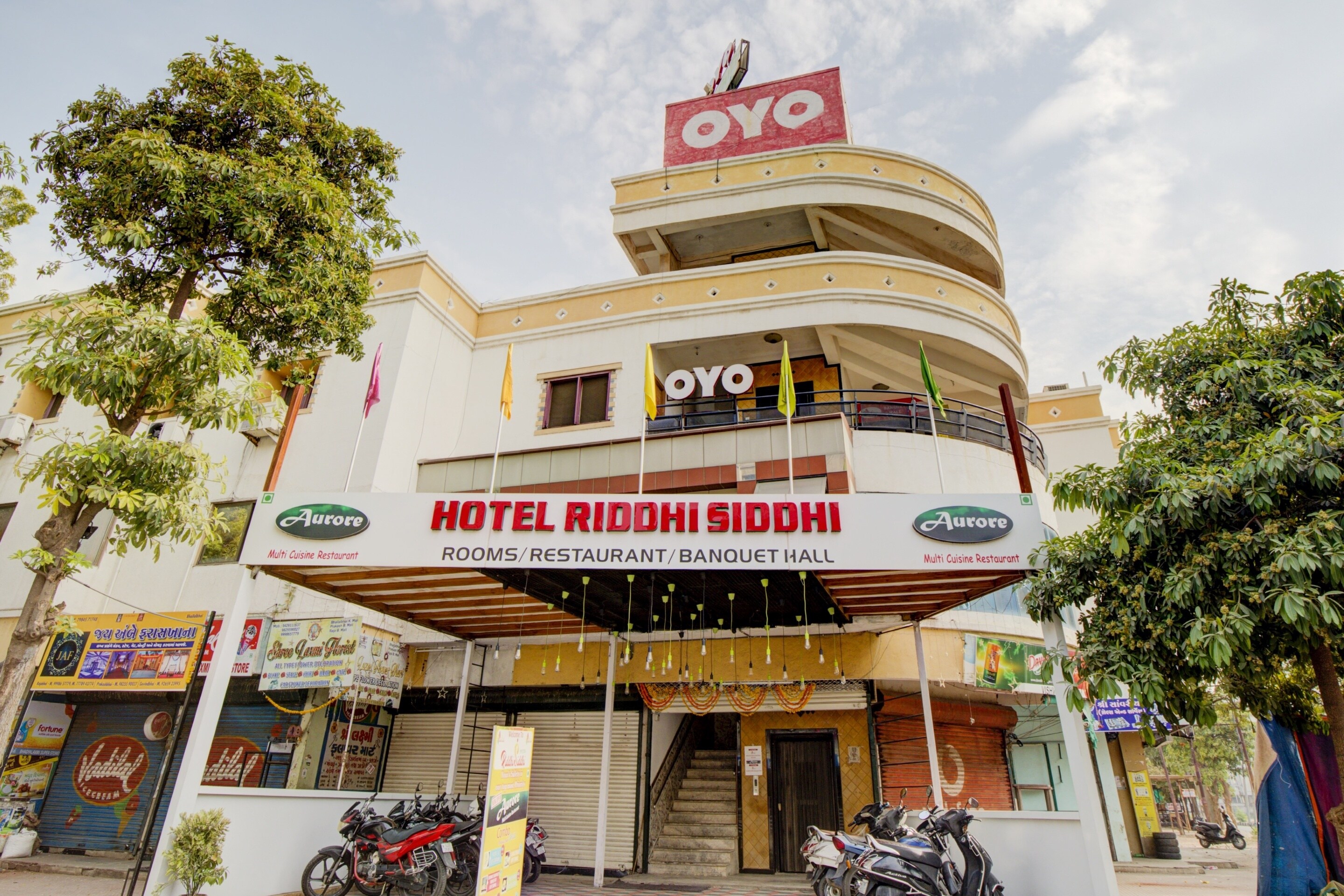Collection O Riddhi Siddhi Restaurant