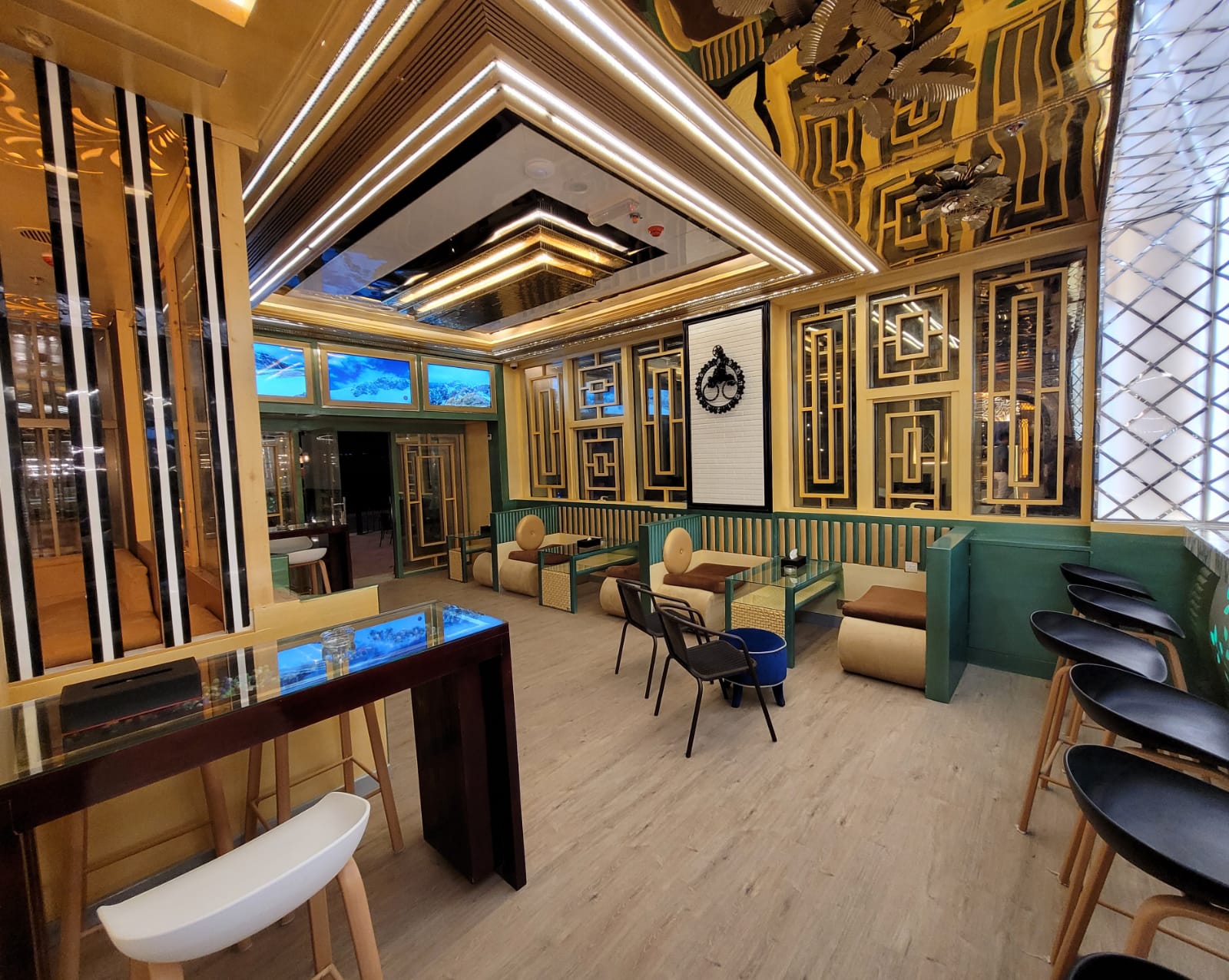 SECRET RECIPE KITCHEN & BAR