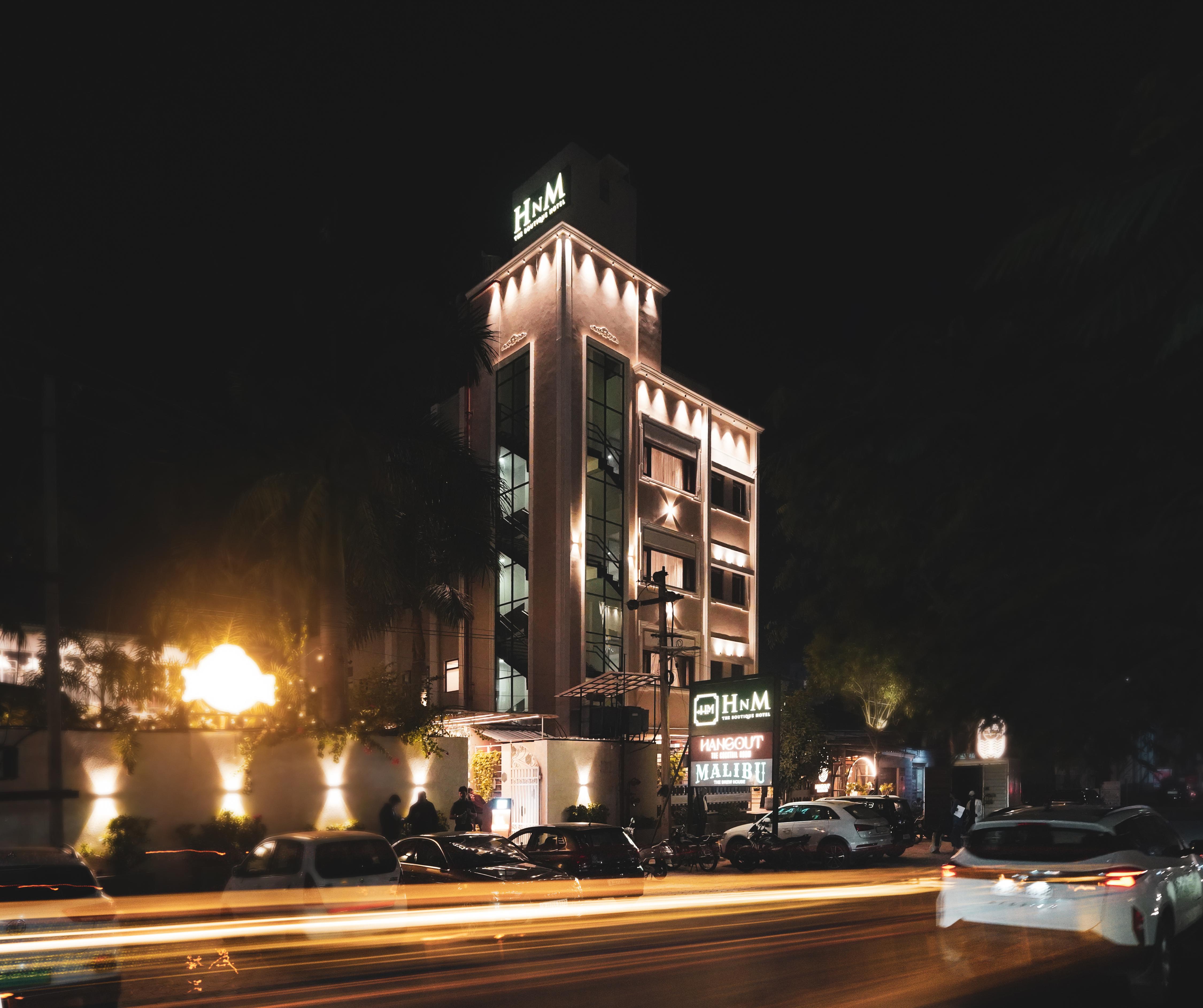 Hangout Udaipur & Malibu The Brew House