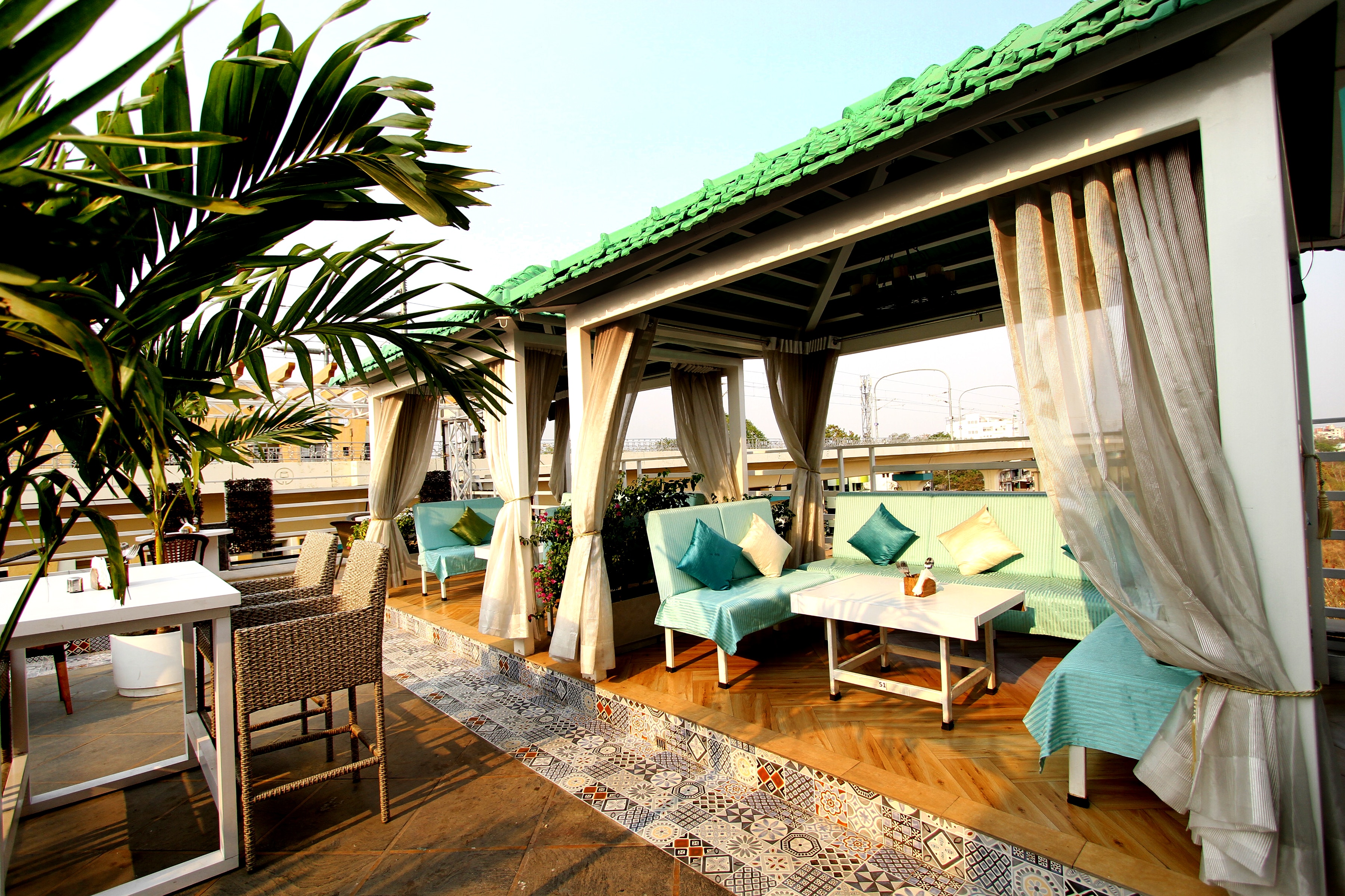 Hotel RSVP Rooftop & Lounge