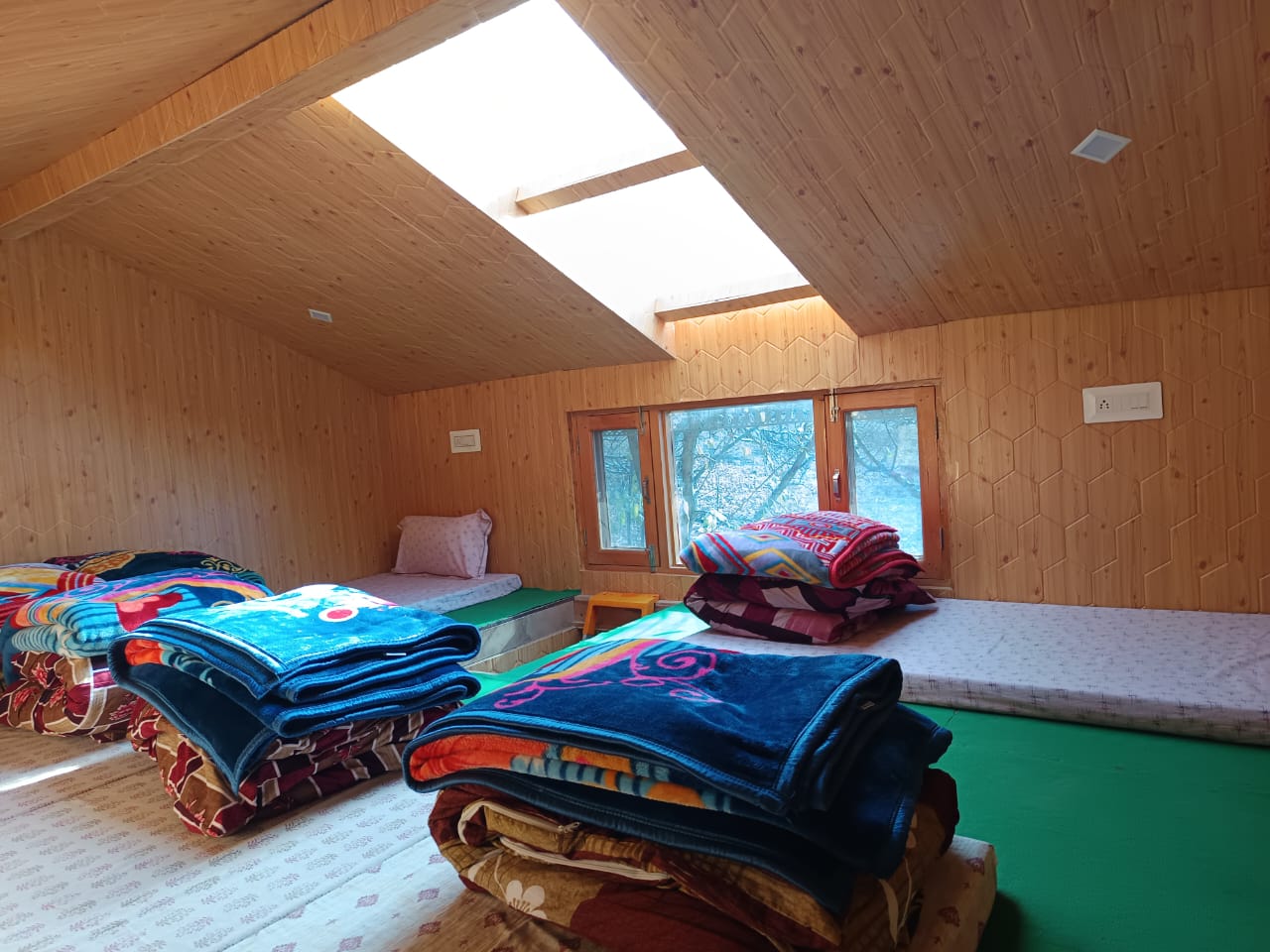Pixie Holiday Inn Pixie stays Cottage Kasol | Book Hotel with Up to 25% OFF