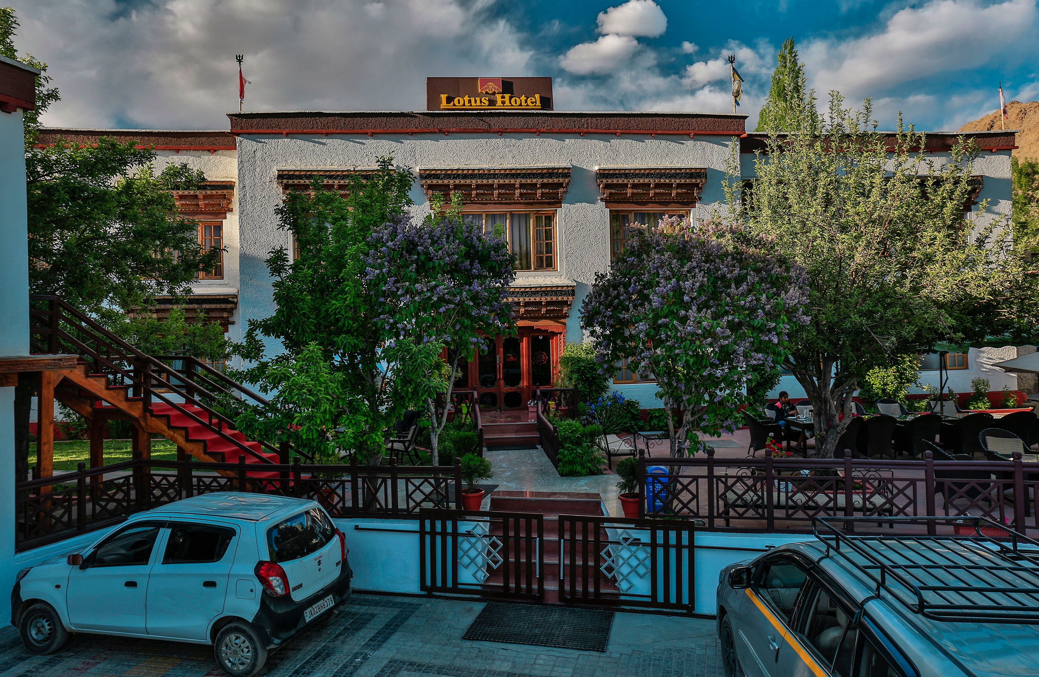 Lotus Hotel 𝗕𝗢𝗢𝗞 Leh Hotel