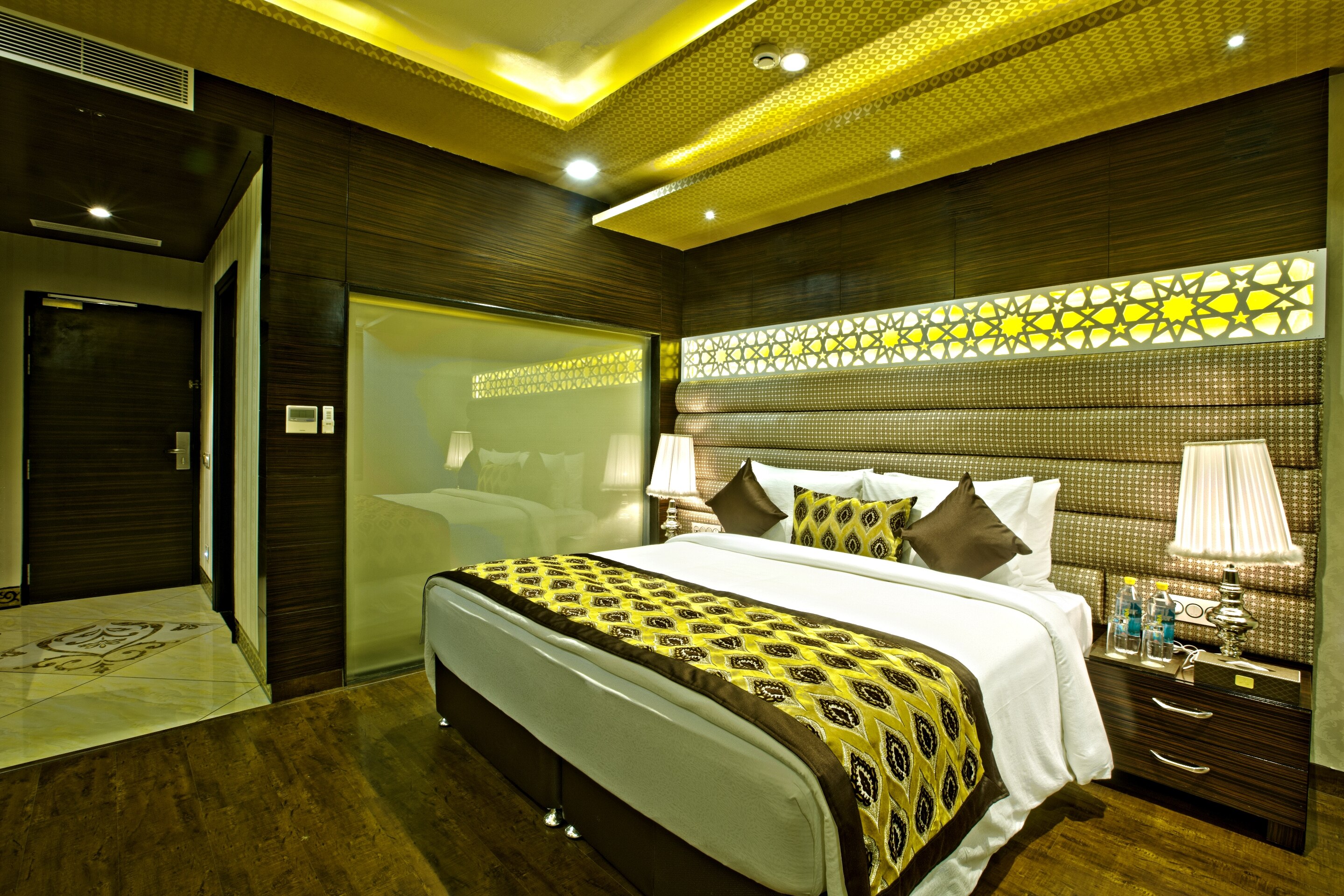 Hotel Lineage Lucknow INR 1050.0 OFF ( ̶3̶5̶0̶0̶ ) 𝐏𝐡𝐨𝐭𝐨𝐬 & 𝐑𝐞𝐯𝐢𝐞𝐰𝐬