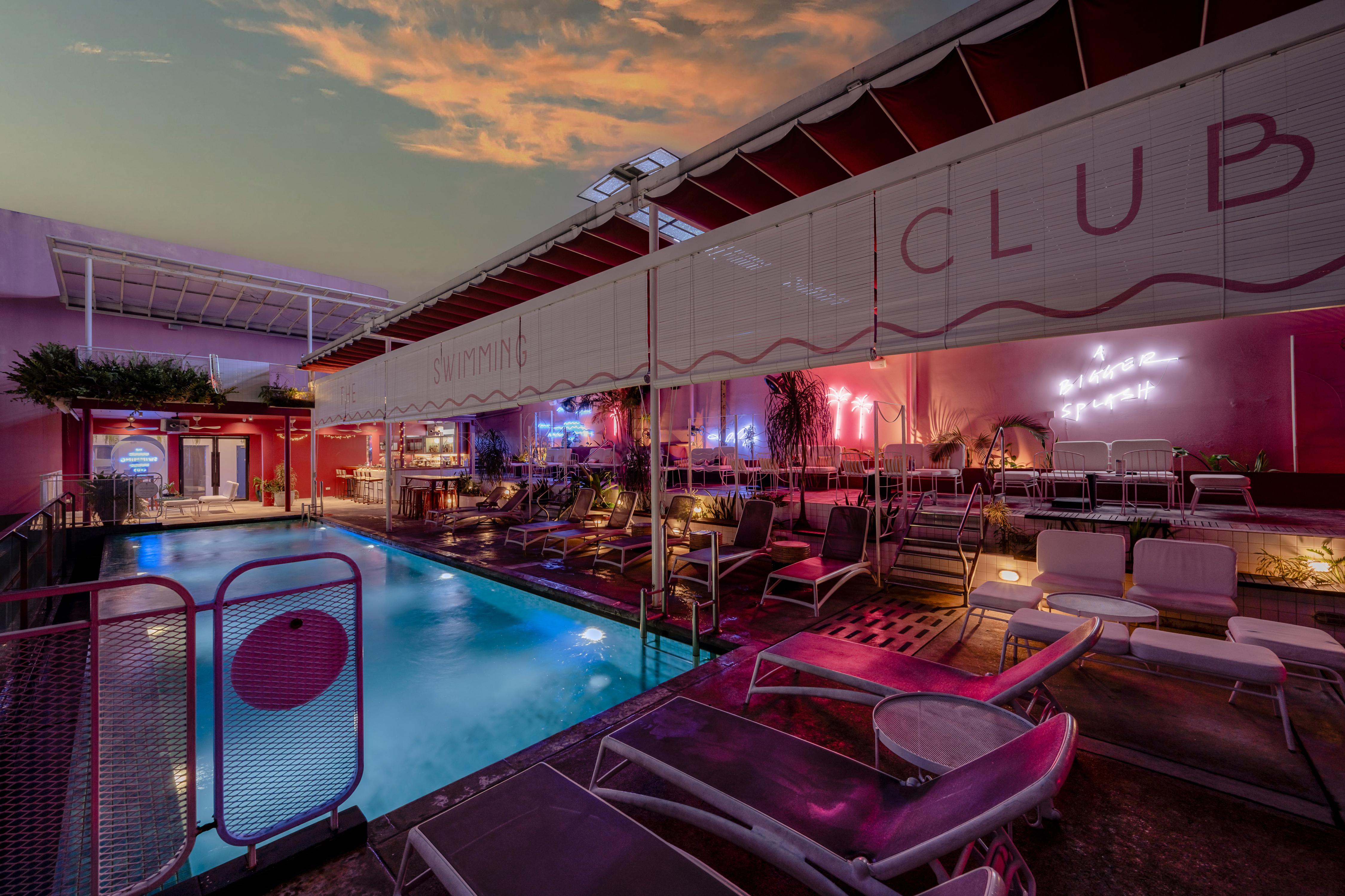 Pool BAR