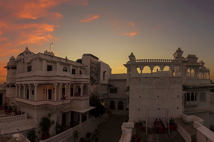 Castle Bera 𝗕𝗢𝗢𝗞 Falna Resort