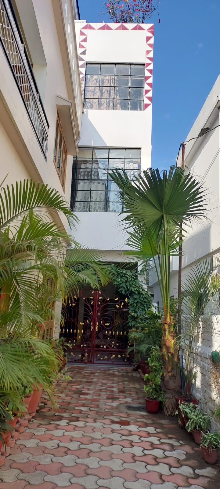 Cozy Corner Homestay 𝗕𝗢𝗢𝗞 Dehradun Homestay