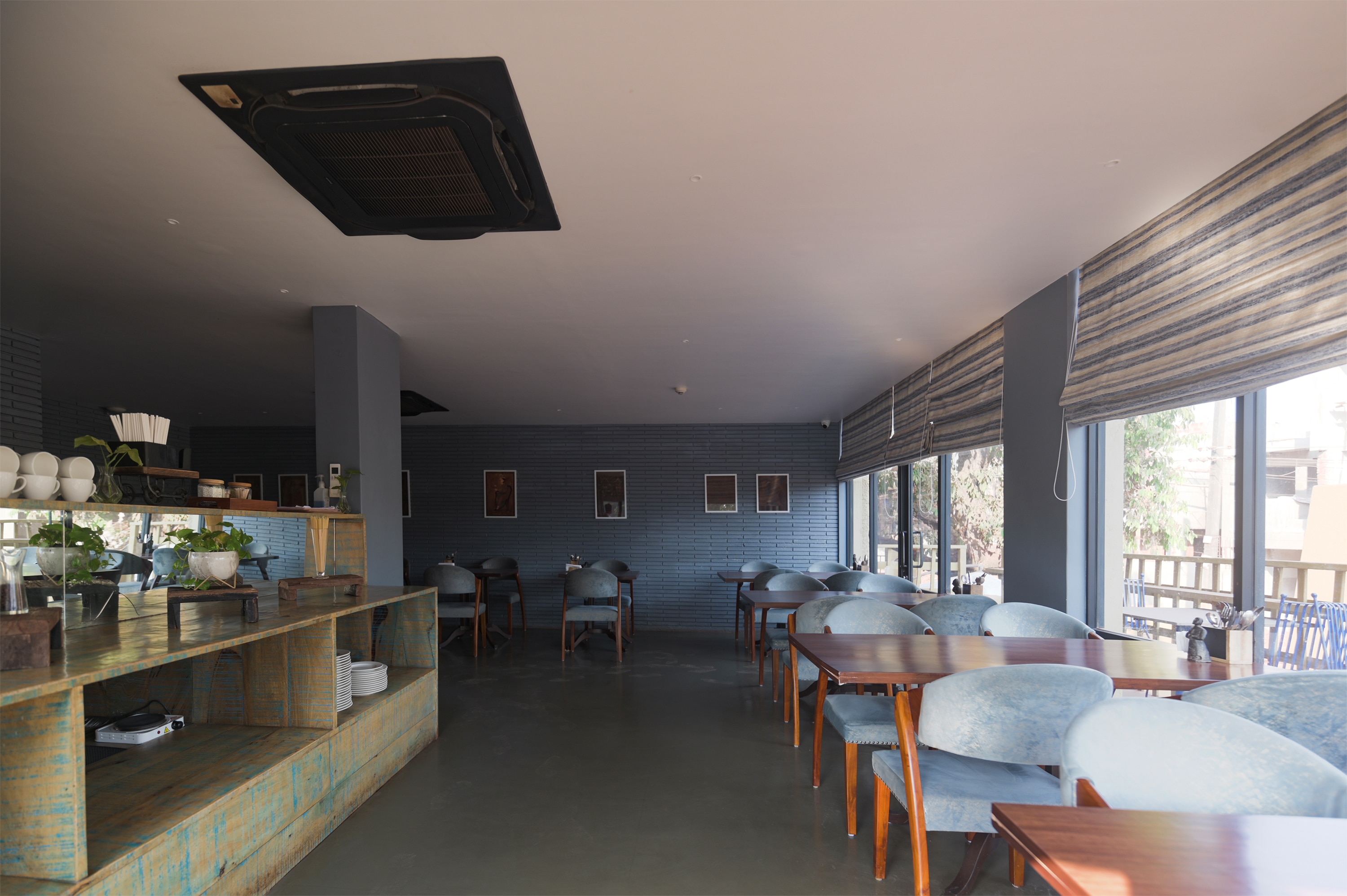 Indus Cafe 24.7