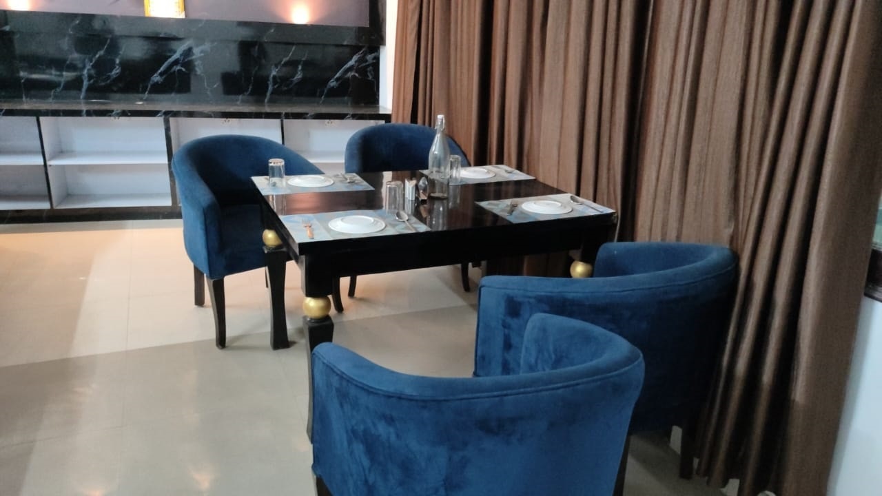 EARTH RESTAURANT