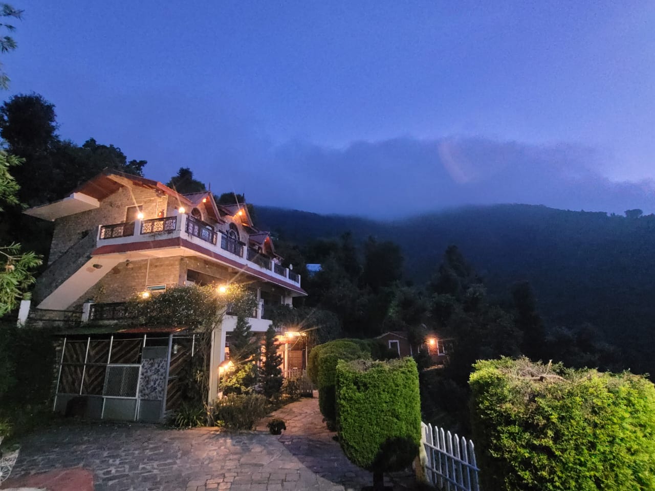 PARIJAT RETREAT (30 KM FROM RANIKHET TOWARDS JIM CORBET) Resort Khatoli ...