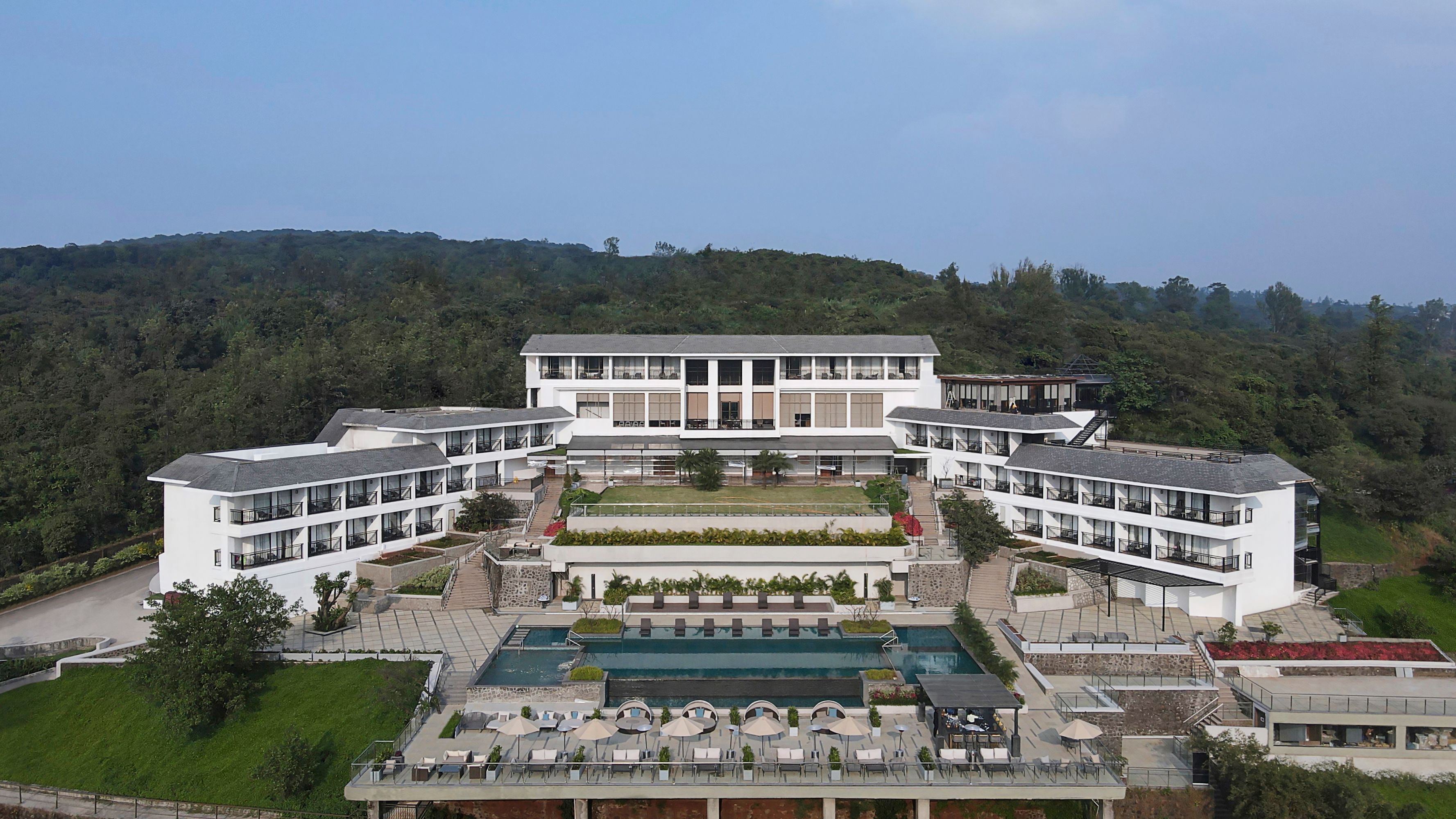 Courtyard by Marriott Mahabaleshwar 𝗕𝗢𝗢𝗞 Mahabaleshwar Hotel