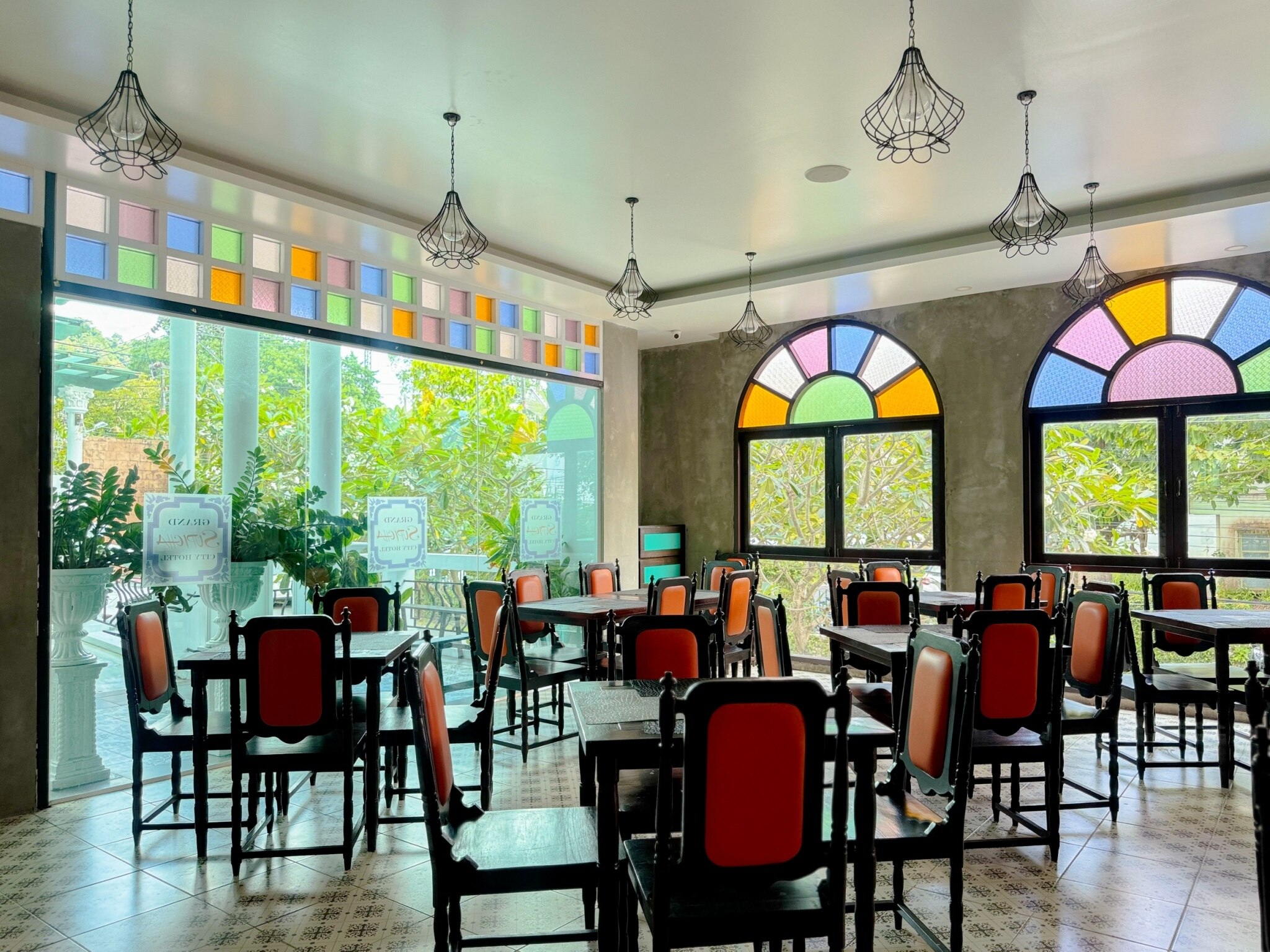 Suphannahong Restaurant
