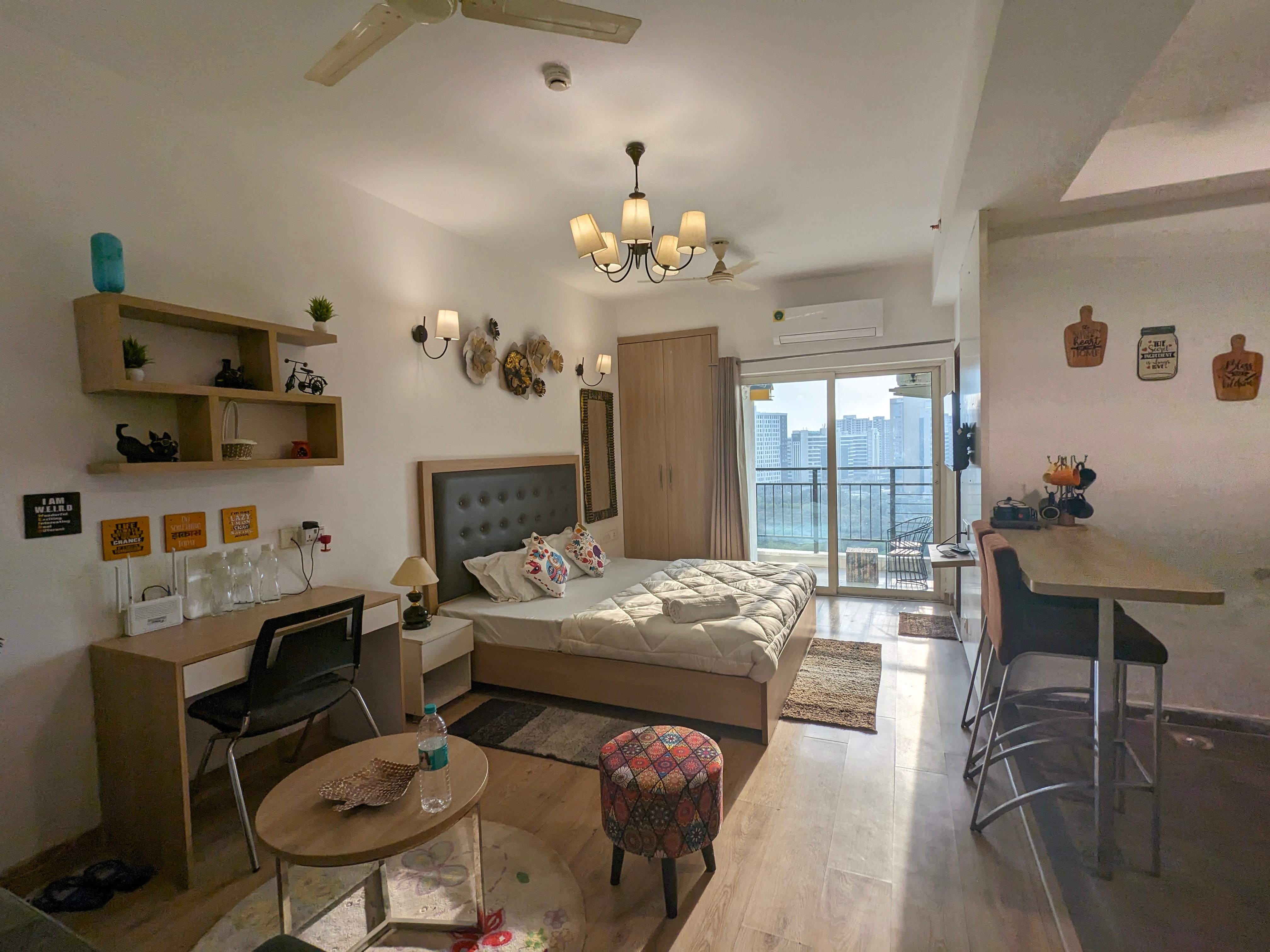 The Humble Abode 𝗕𝗢𝗢𝗞 Noida Homestay