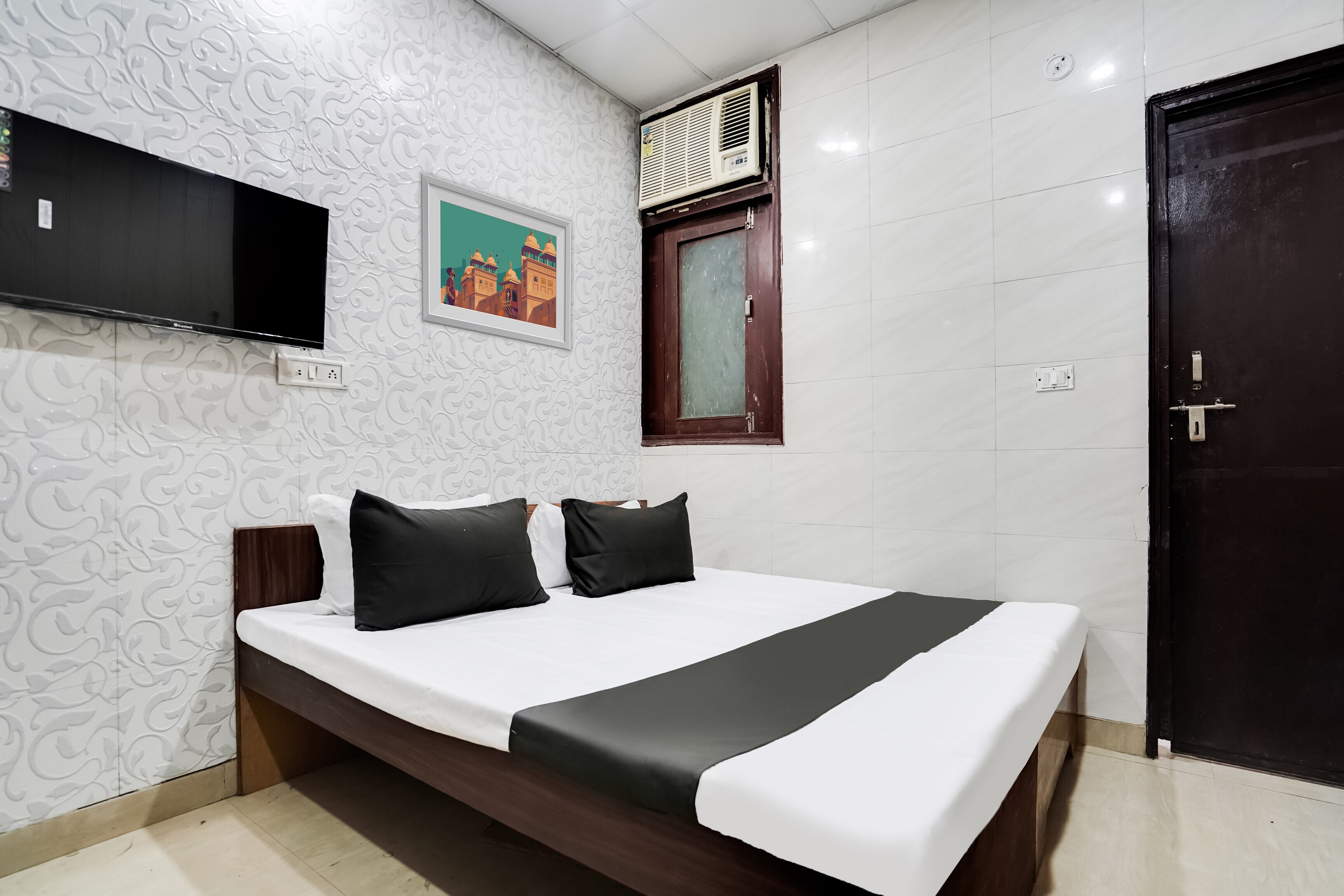 Hotel O Royal Max Hotel Noida Book Hotel With Up To 25 OFF hotel-o-royal-max-hotel-noida-book-hotel-with-up-to-25-off