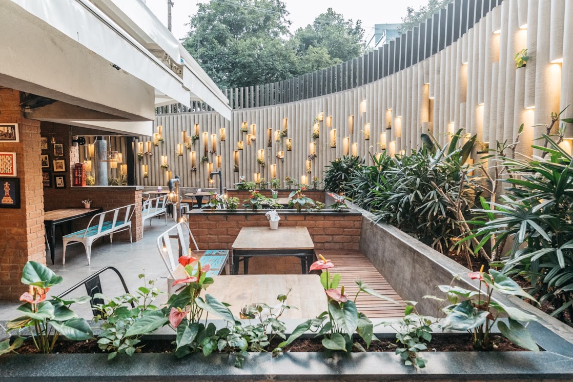 THE LONDON CURRY HOUSE