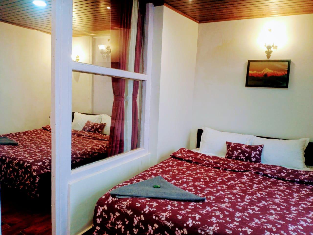 Alpine Zen... a cozy homestay 𝗕𝗢𝗢𝗞 Darjeeling Homestay