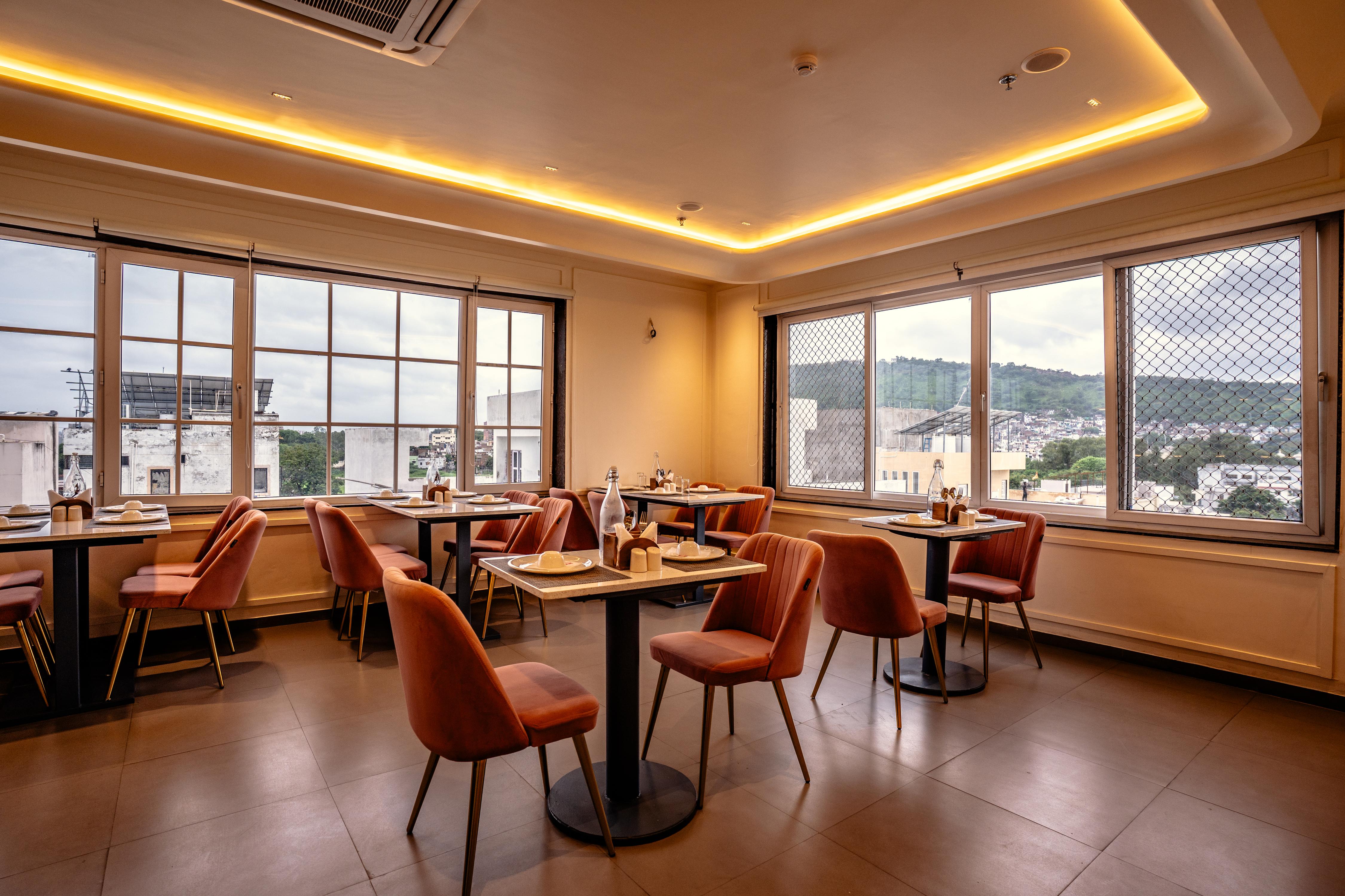 Udaipur Palace view Restaurant