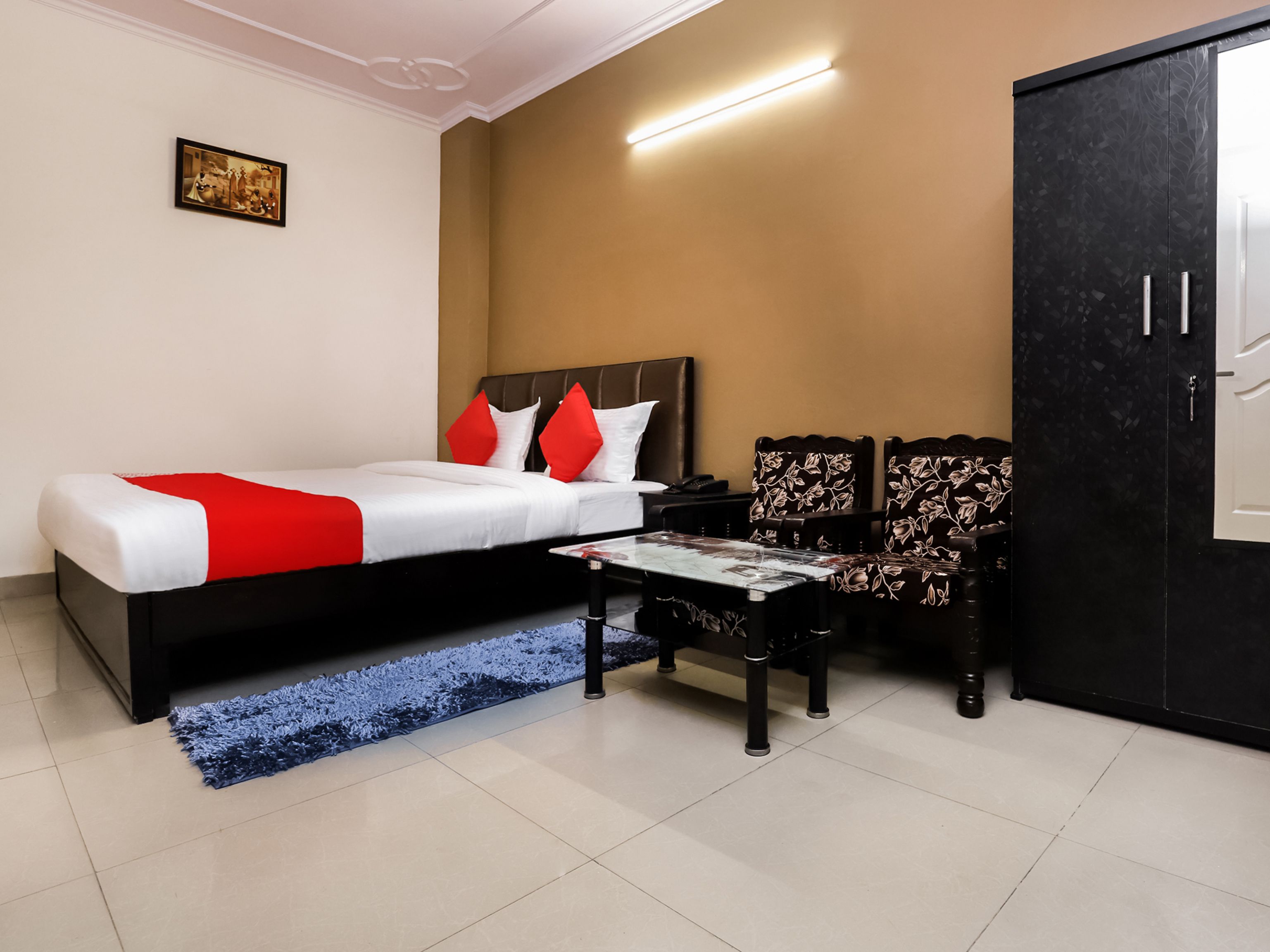Collection O Ramji Grand Near Tdi Mall Hotel Delhi | Book Hotel with Up ...