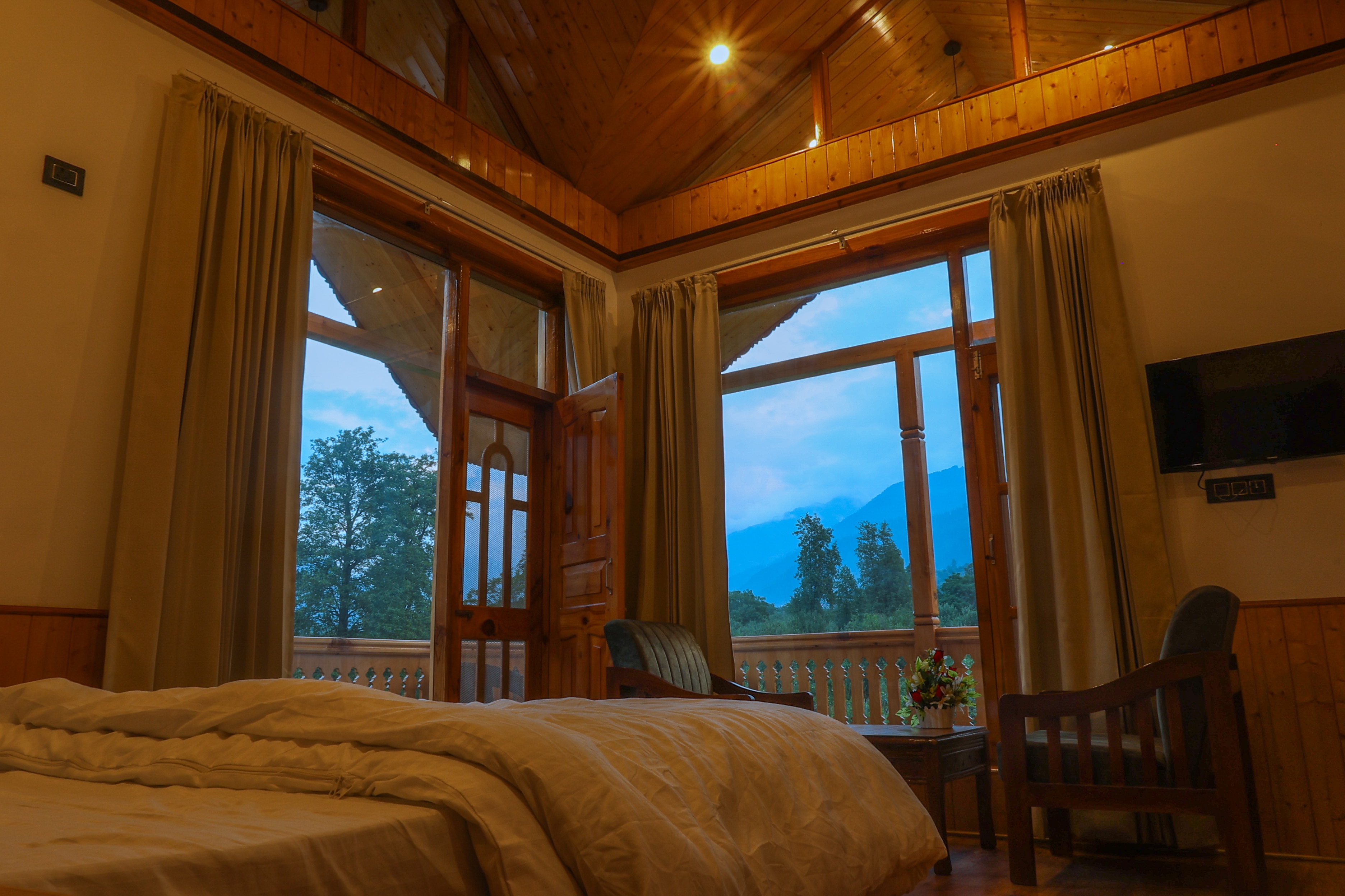 Bens Villa 𝗕𝗢𝗢𝗞 Manali Lodge