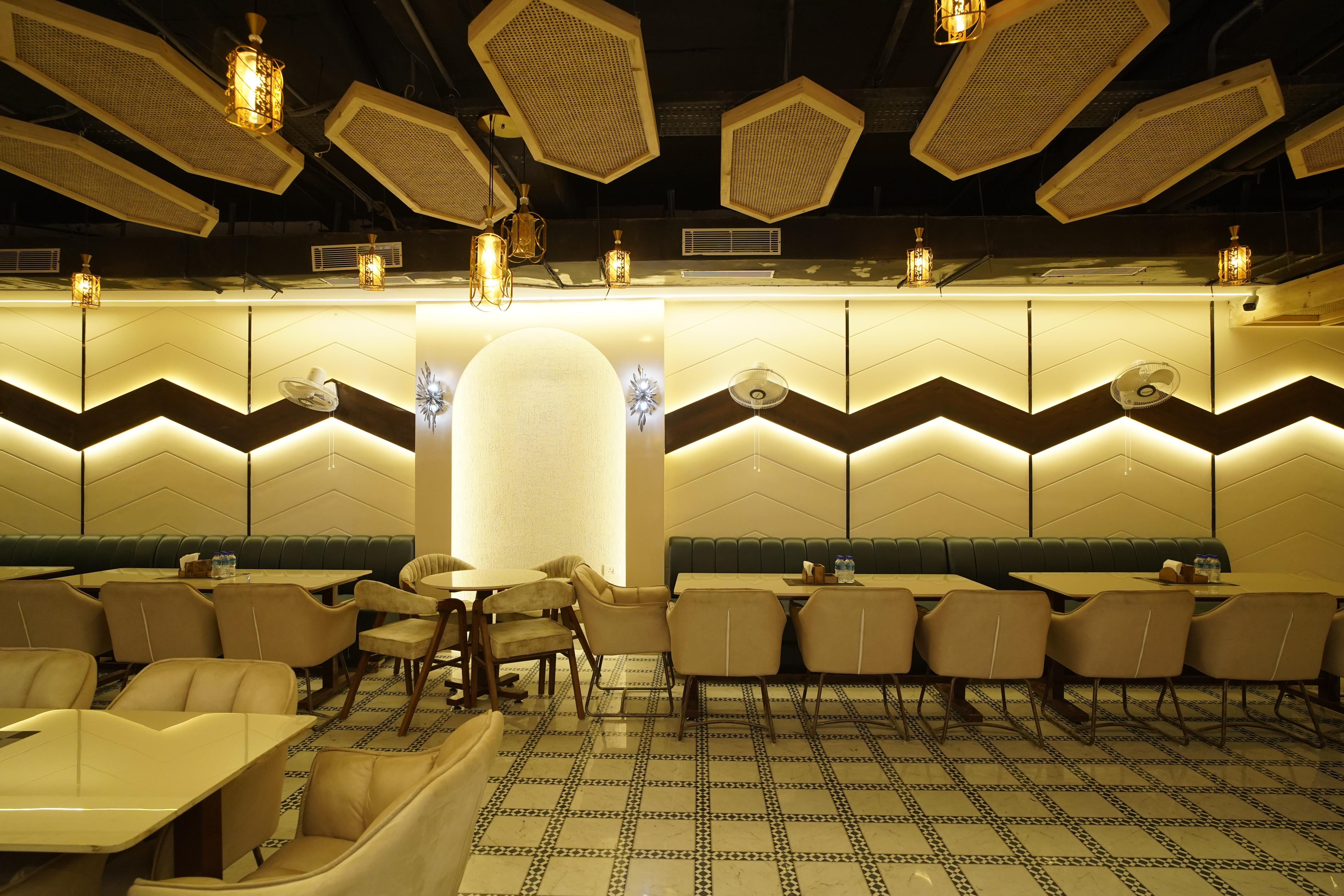 Royal Dine