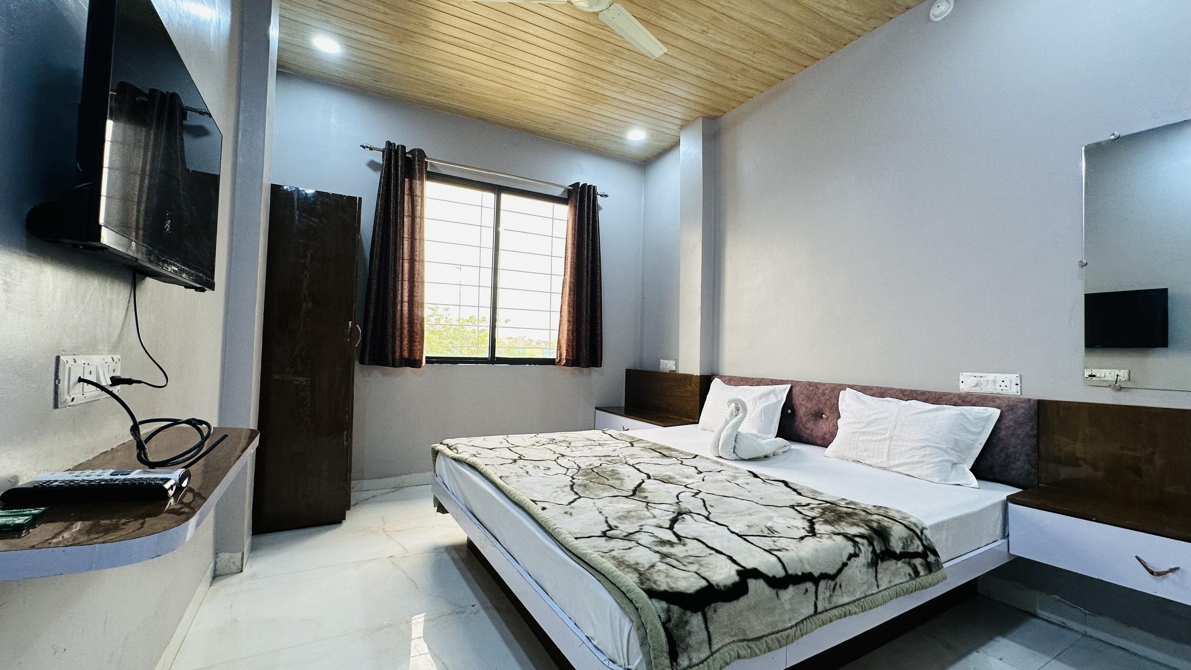 Hotel Kanha Palace 𝗕𝗢𝗢𝗞 Ujjain Guest House