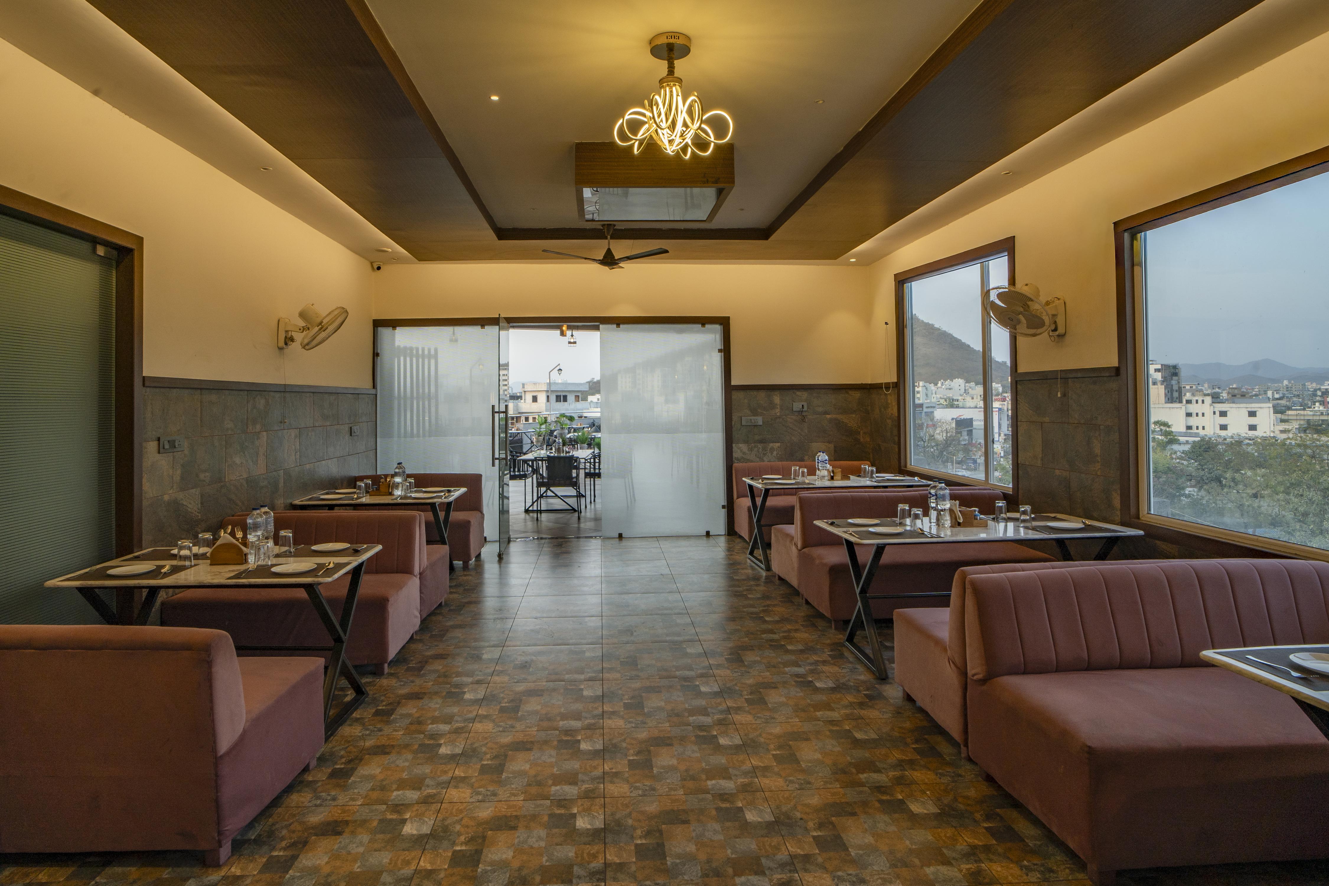 DIANA LOUNGE