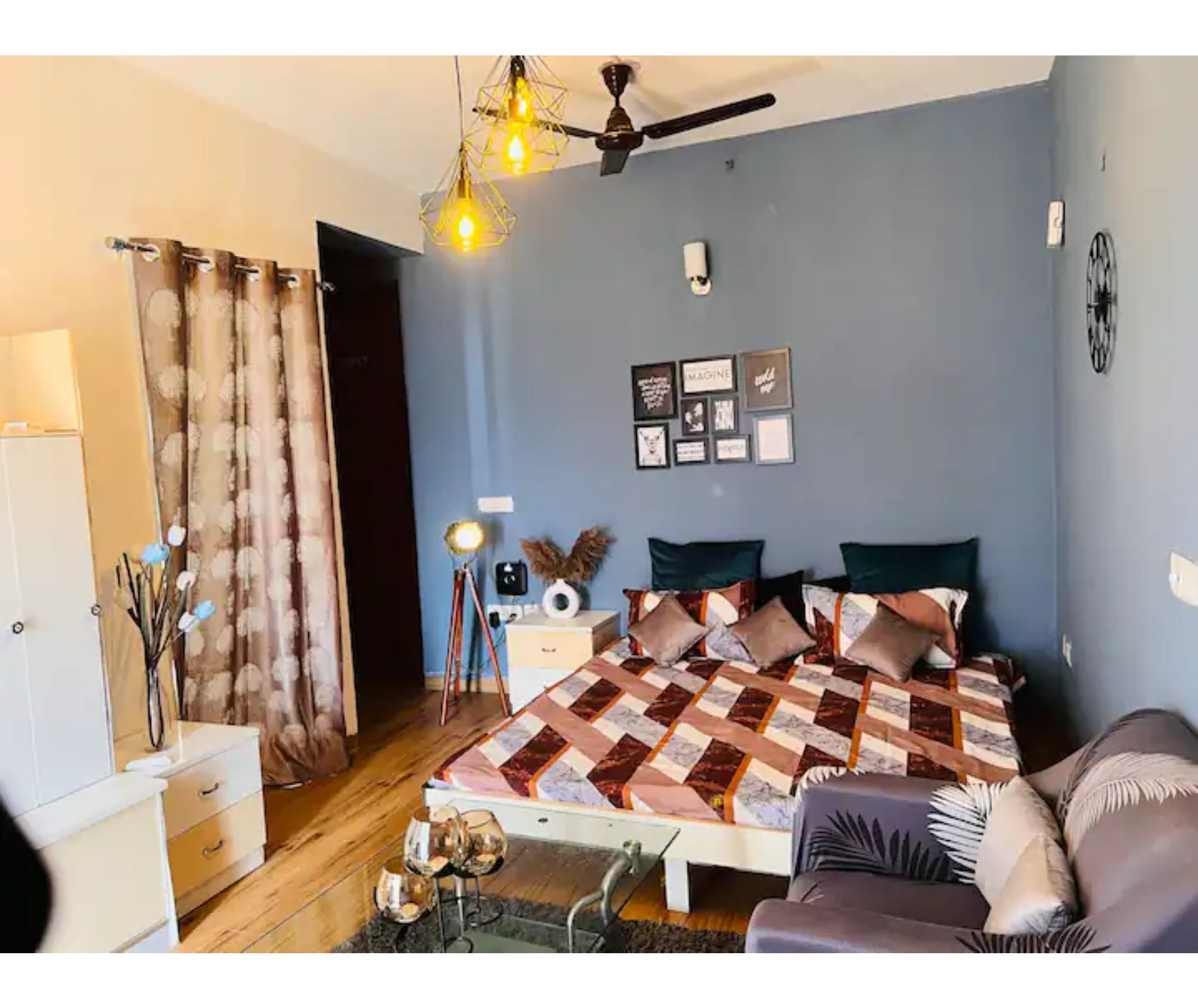 Jubilant Studio:High Rise private *studio* 𝗕𝗢𝗢𝗞 Noida Apartment