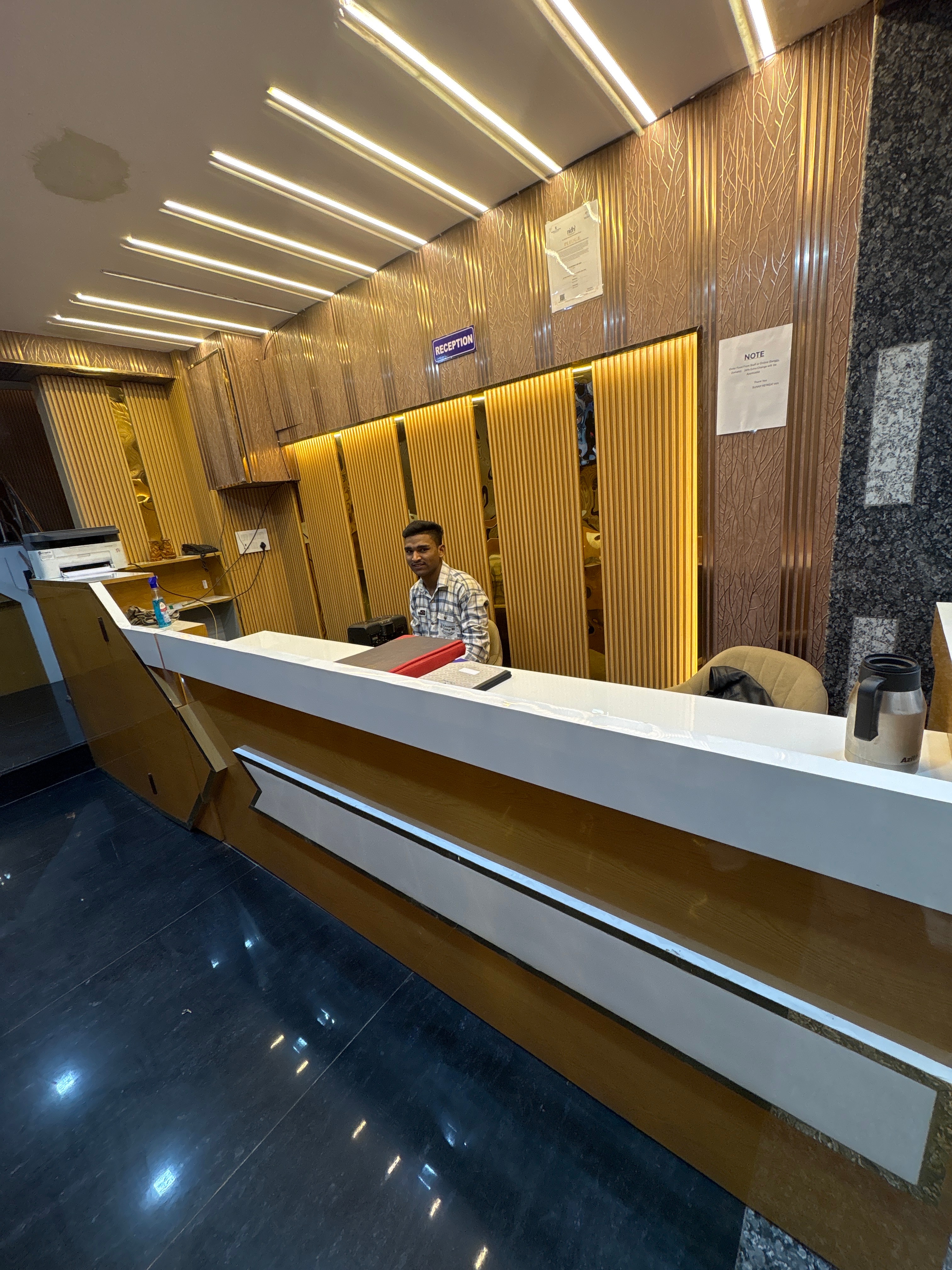 D sunny retreat inn bb 𝗕𝗢𝗢𝗞 Delhi Homestay