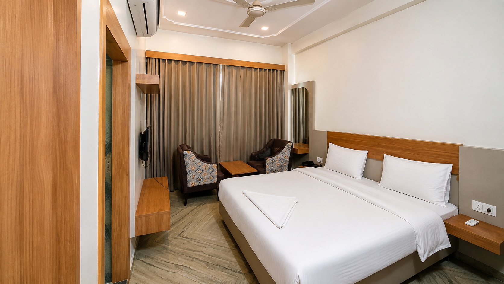 HOTEL SKY INN