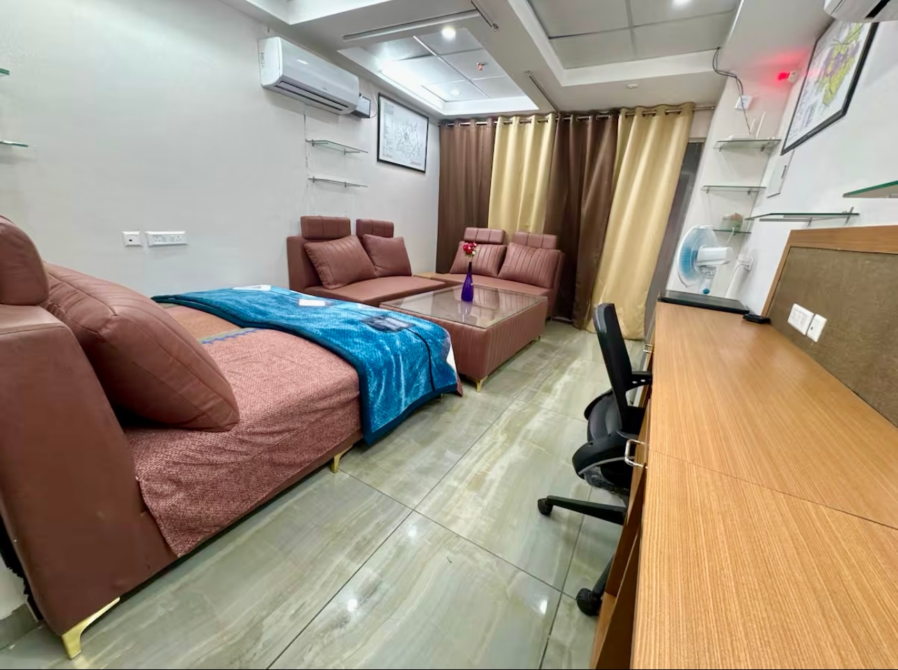 Independent SOHO apartment 𝗕𝗢𝗢𝗞 Zirakpur Apartment