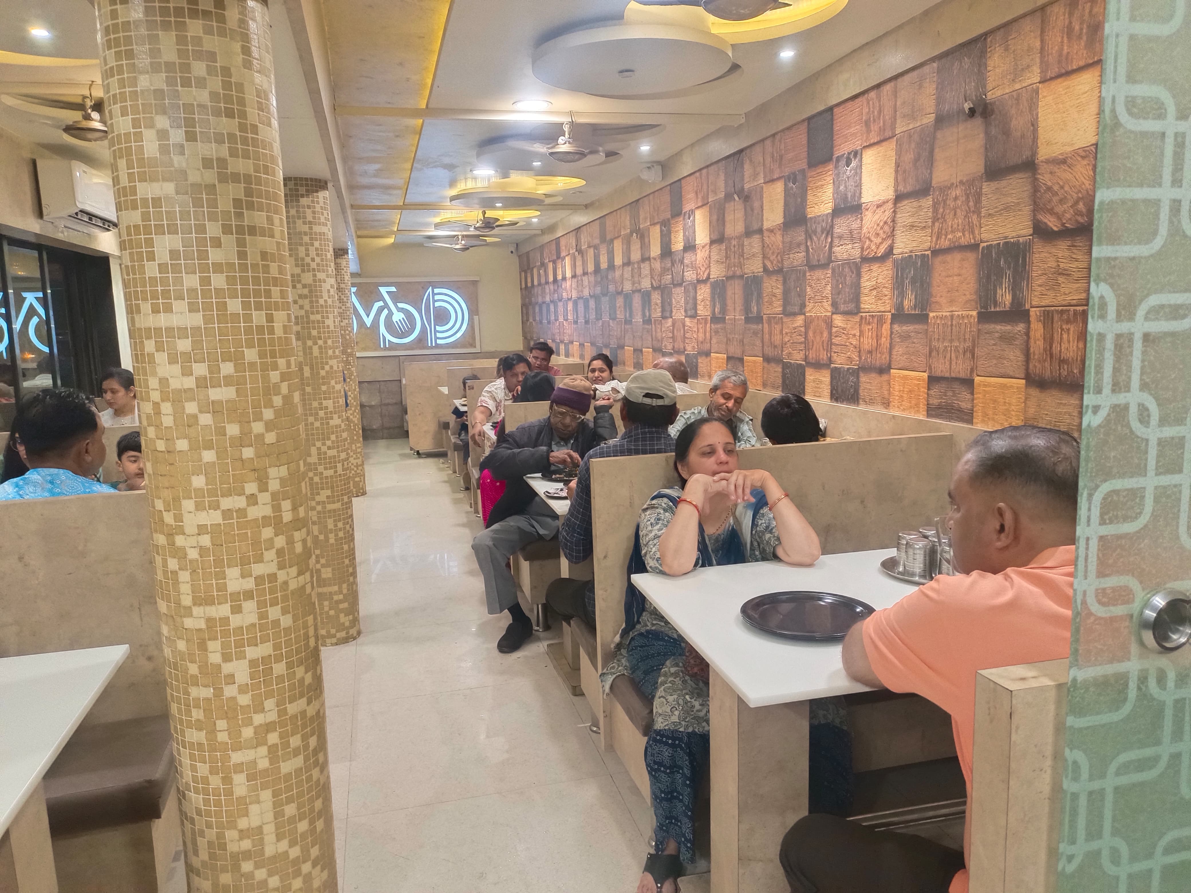 PURUSHOTTAM PANJABI RESTAURANT AND PAROTHA HOUSE