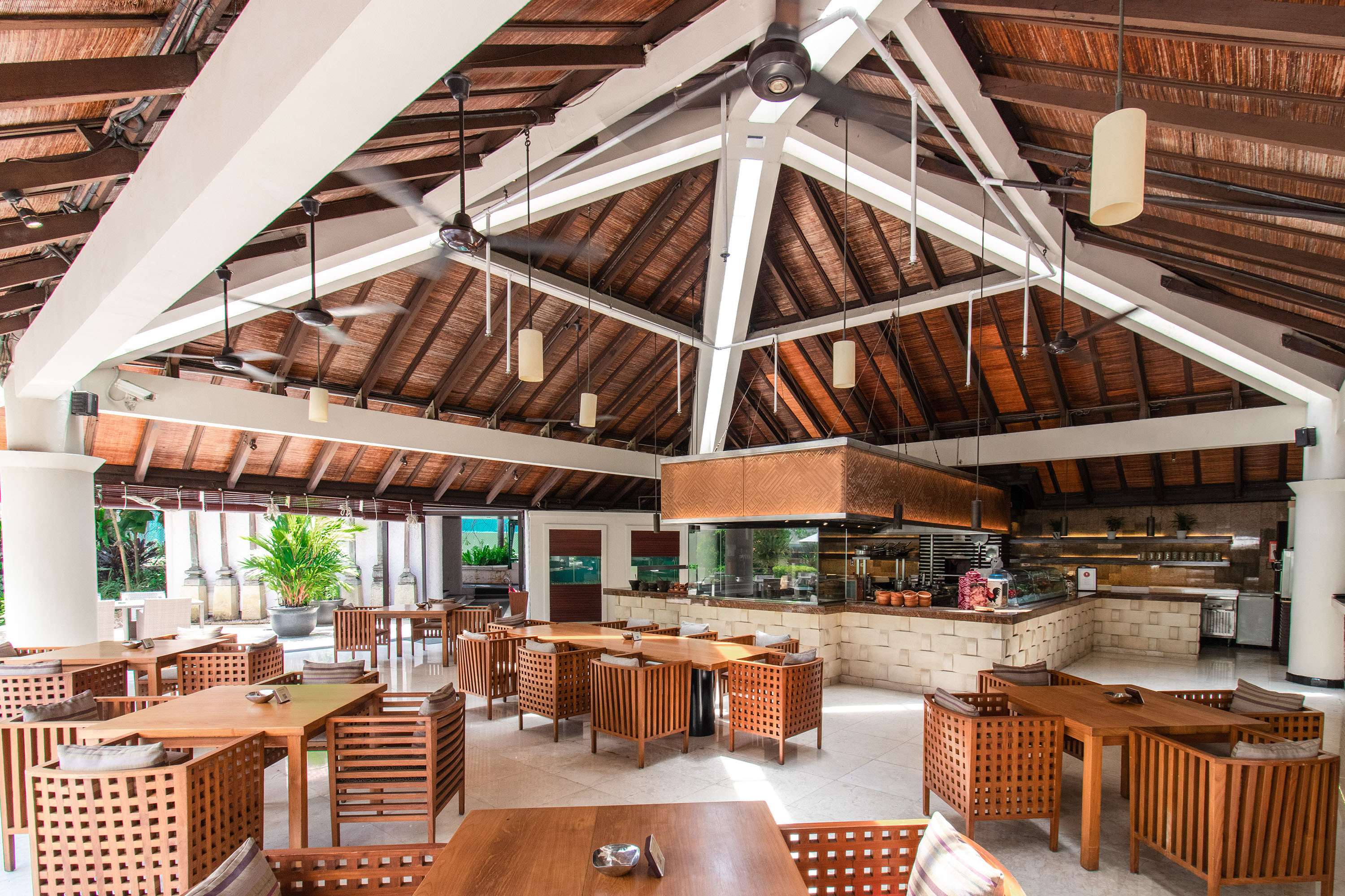 Poolside Restaurant