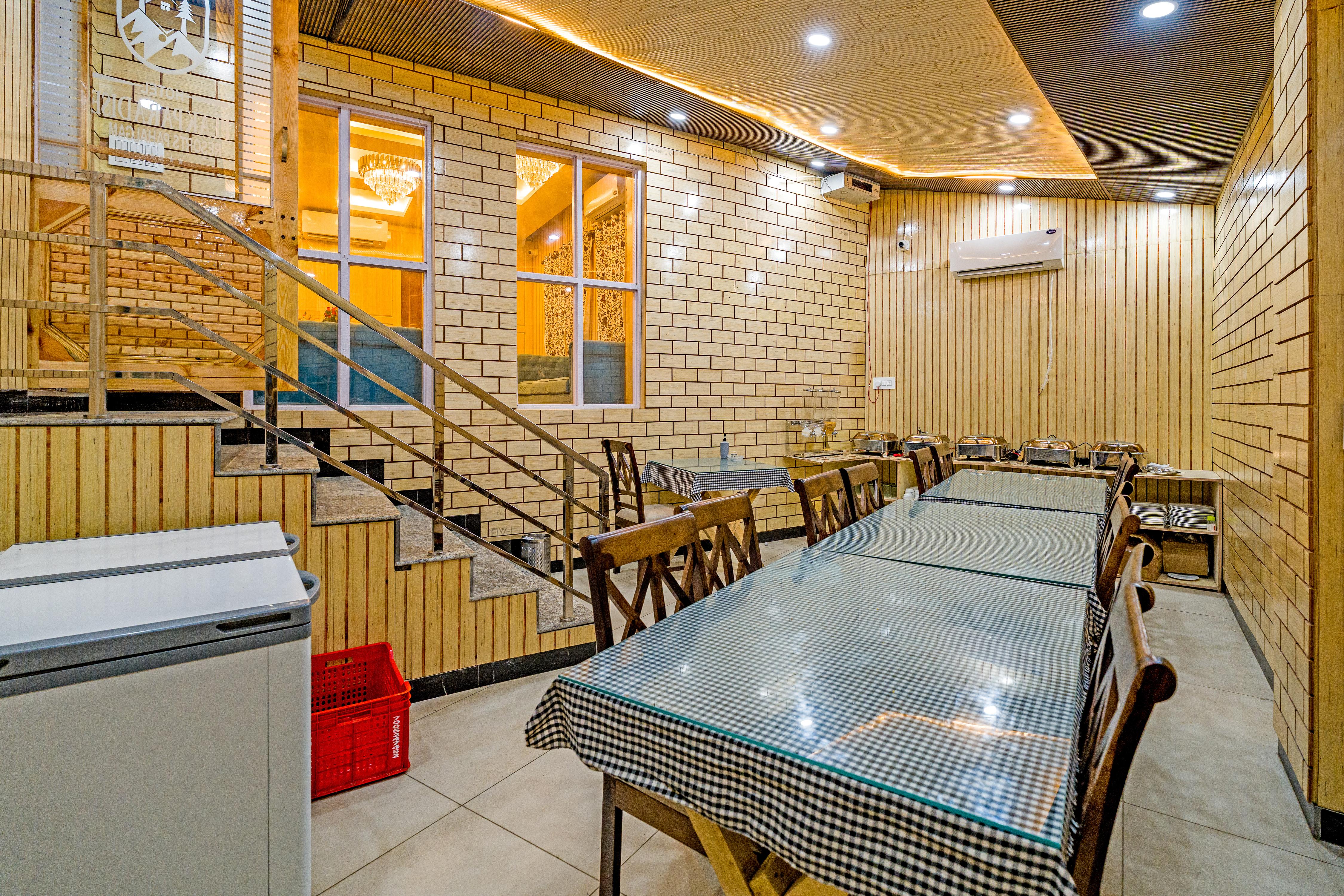 Hotel Peak Paradise Restaurant