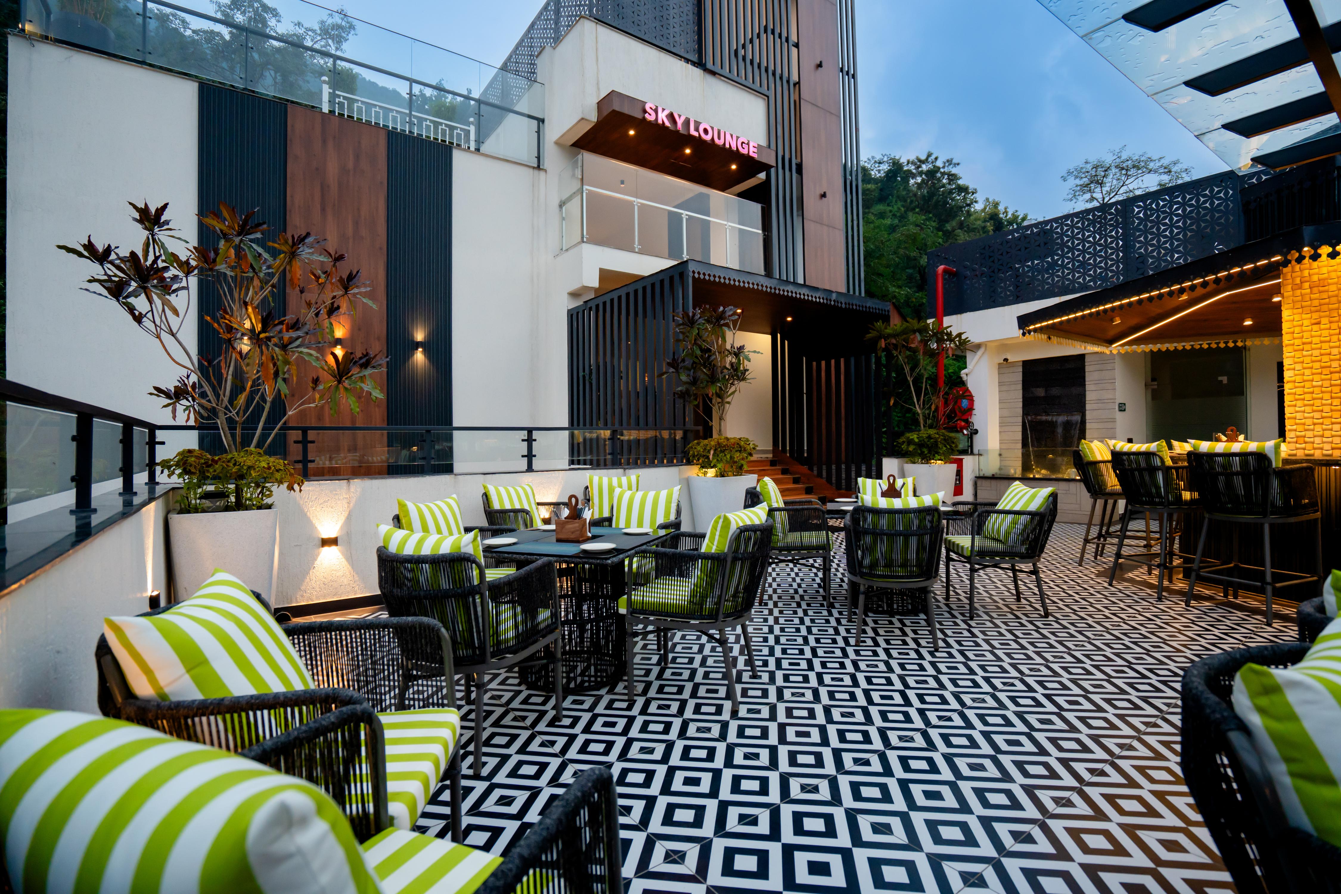 Sky Lounge