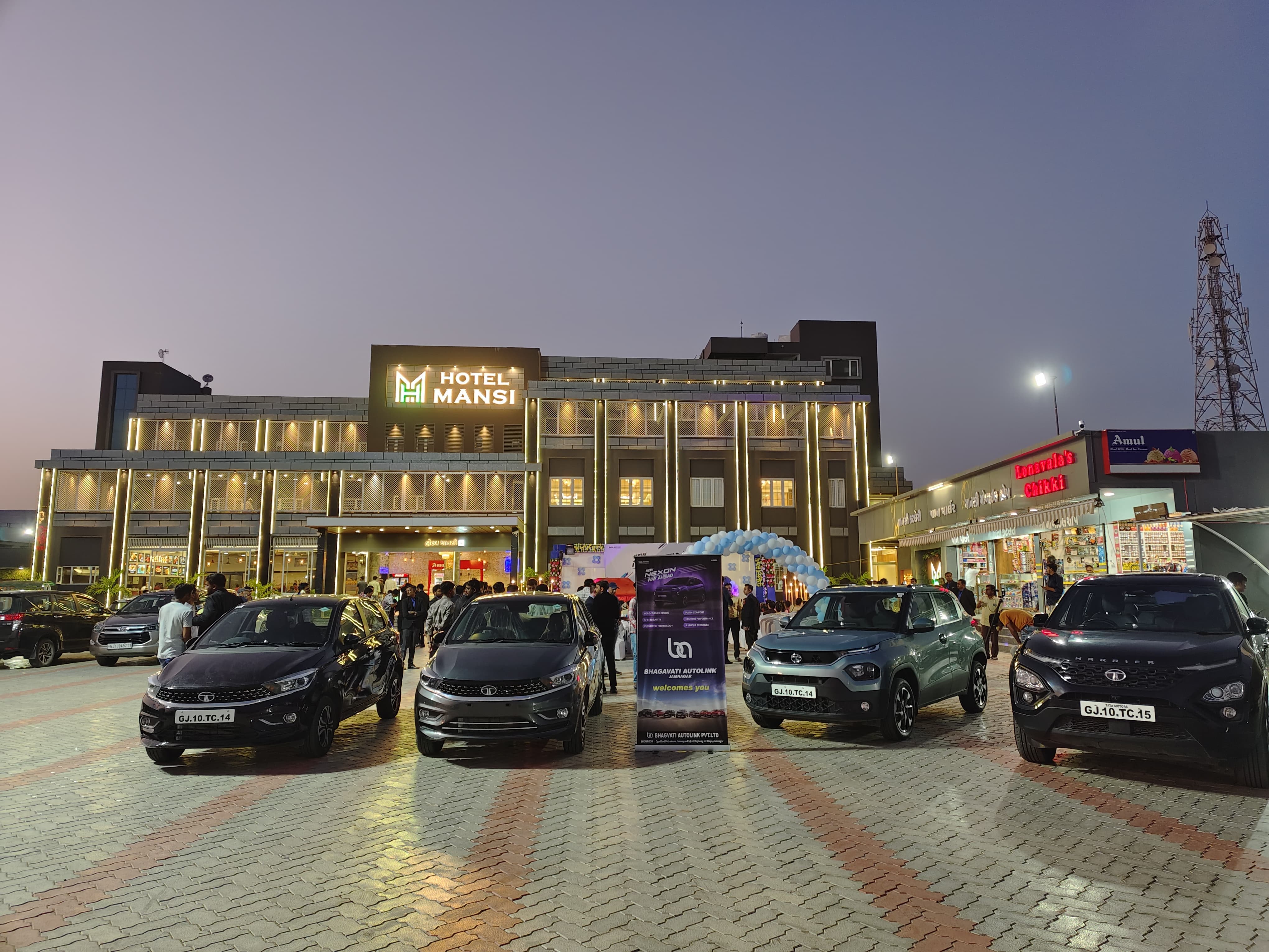Jamnagar Inox HOTEL MANSI 𝗕𝗢𝗢𝗞 Jamnagar Hotel