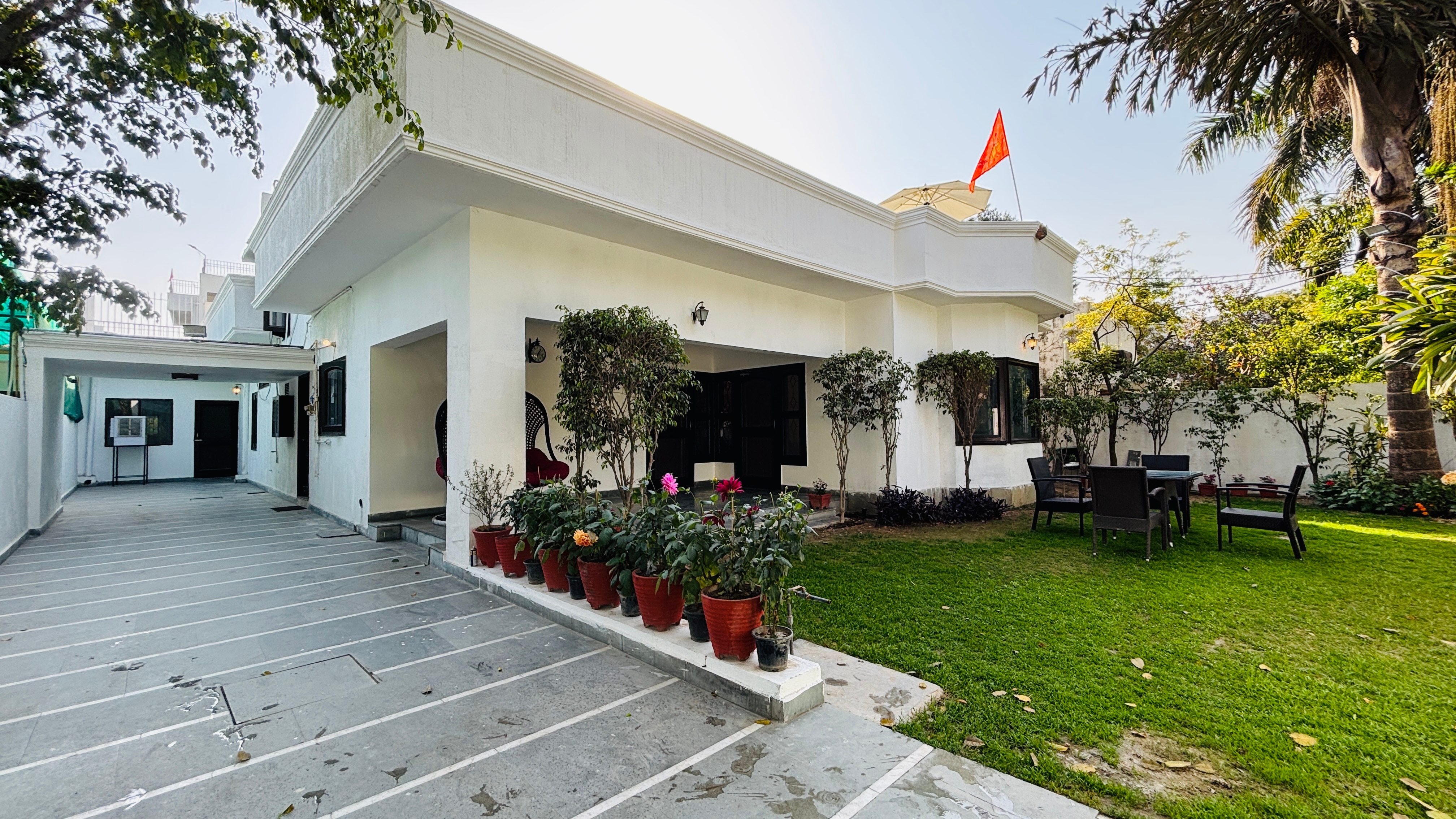 Kothari House 𝗕𝗢𝗢𝗞 Delhi Apartment