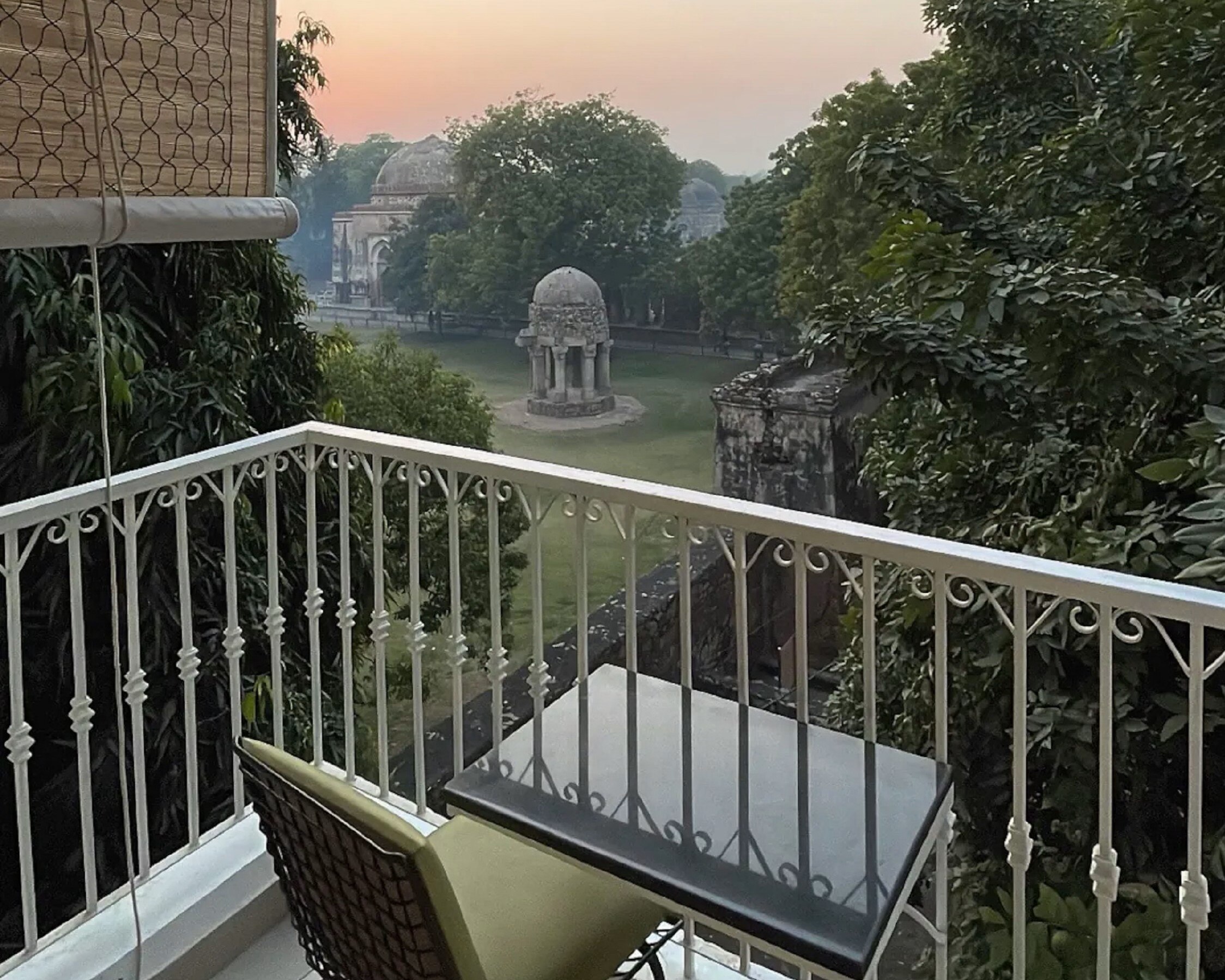 Curated visual reference: Visual Reference: Blue Sky 1 Bedroom Apartment With Fort View 𝗕𝗢𝗢𝗞 Delhi