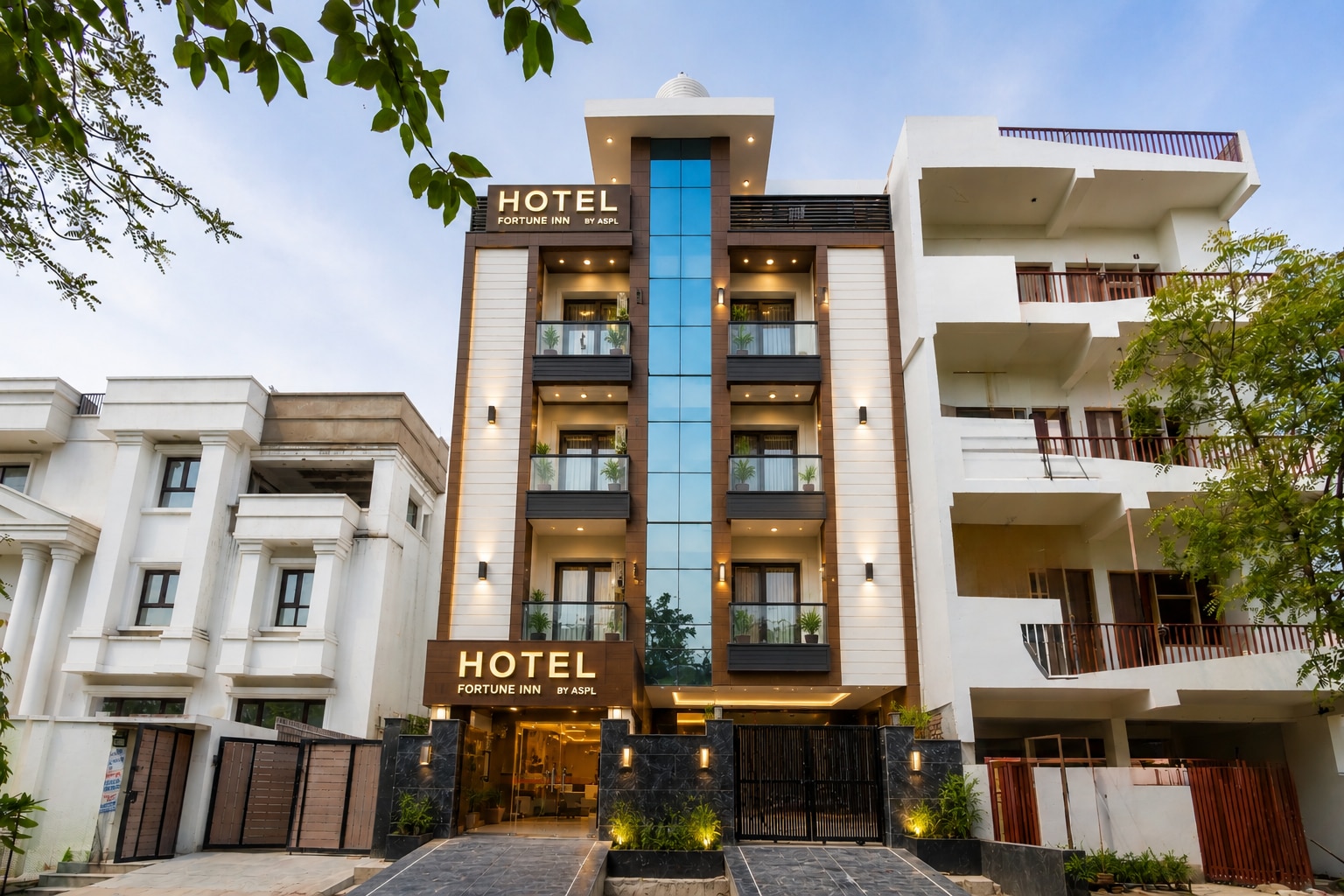 Fortune Inn Sector-104 by ASPL 𝗕𝗢𝗢𝗞 Noida Hotel