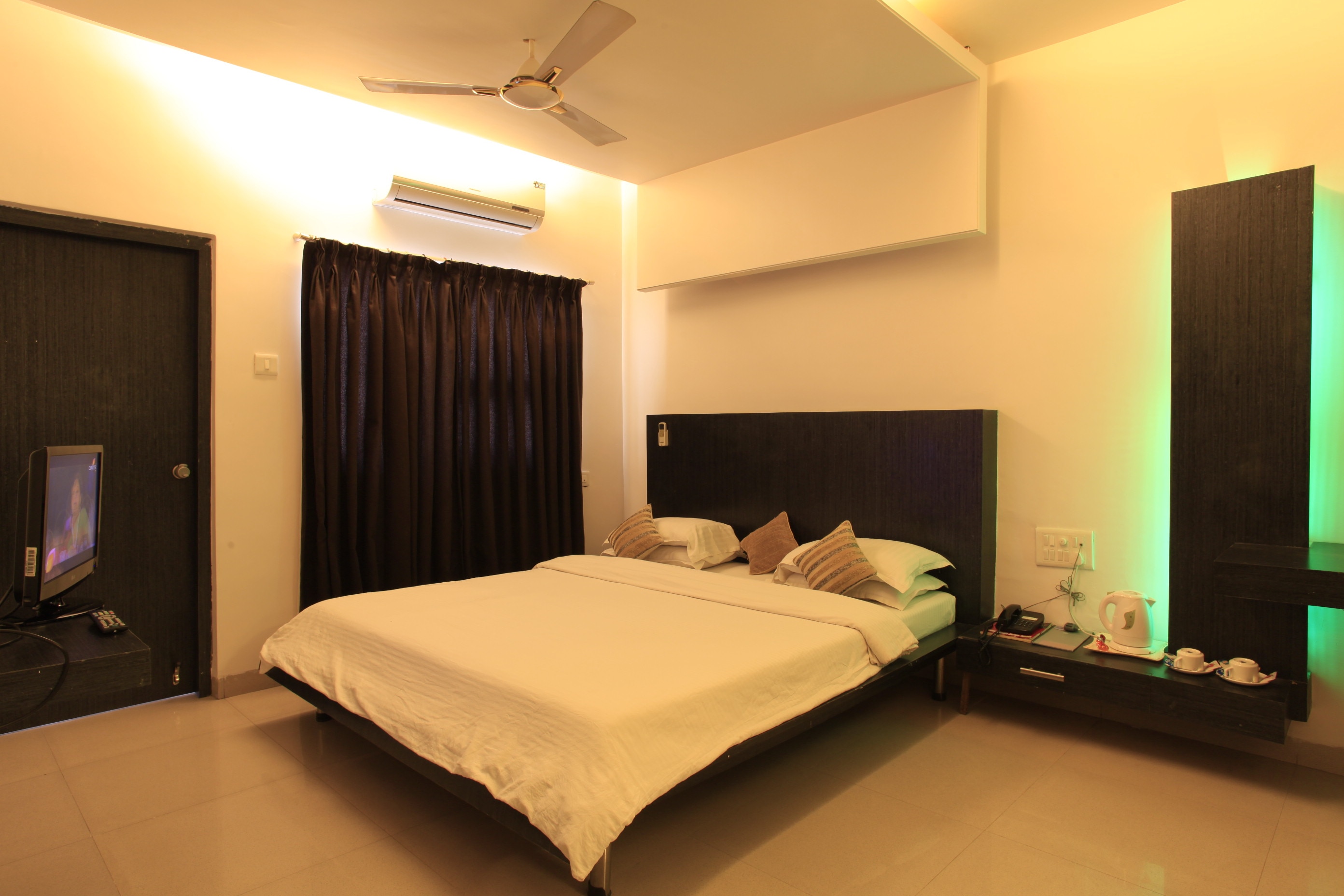Holiday Inn Express Nashik Indira Nagar Nasik ( ̶2̶7̶9̶9̶ ) 𝐏𝐡𝐨𝐭𝐨𝐬