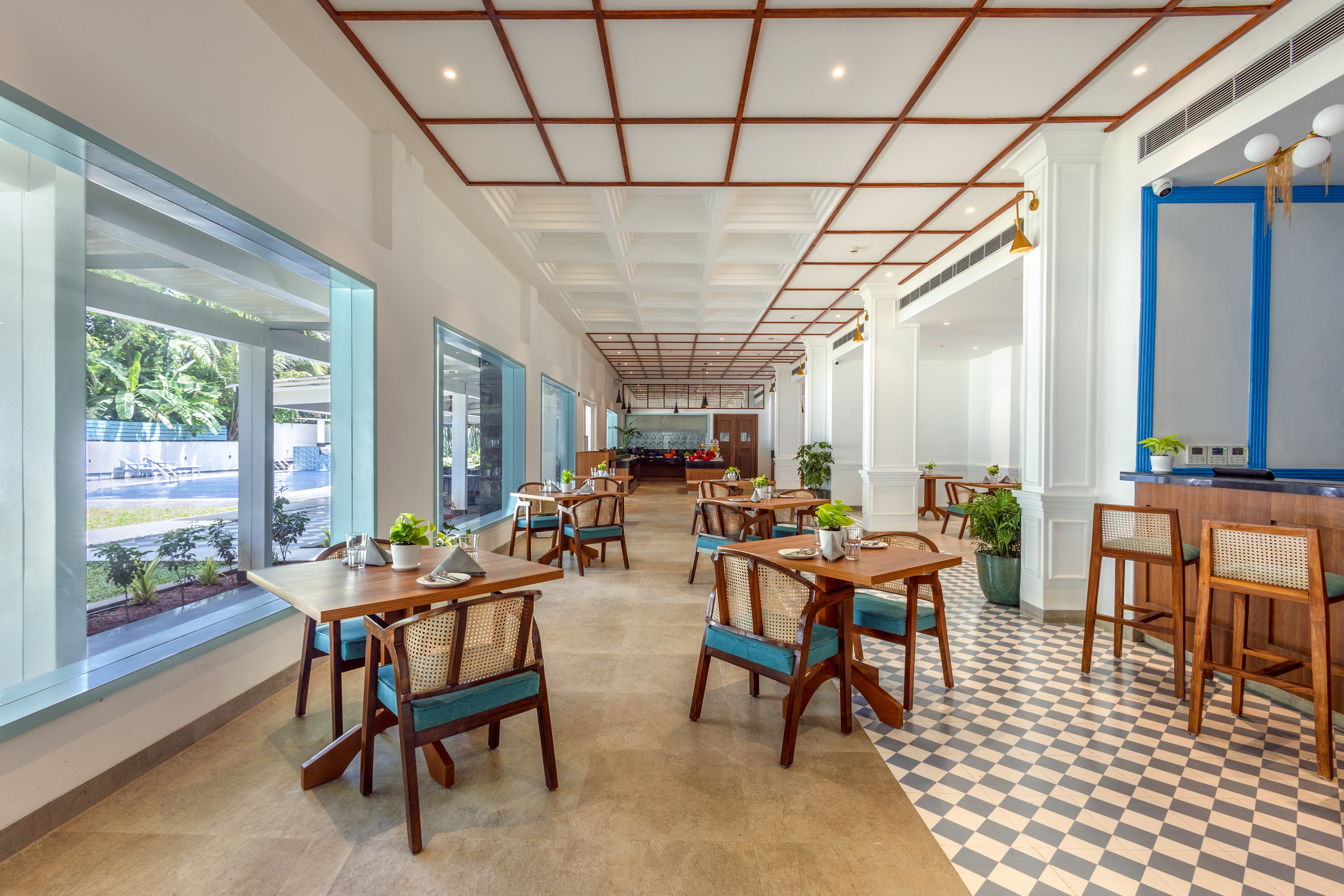 TROPICS - KITCHEN & BAR