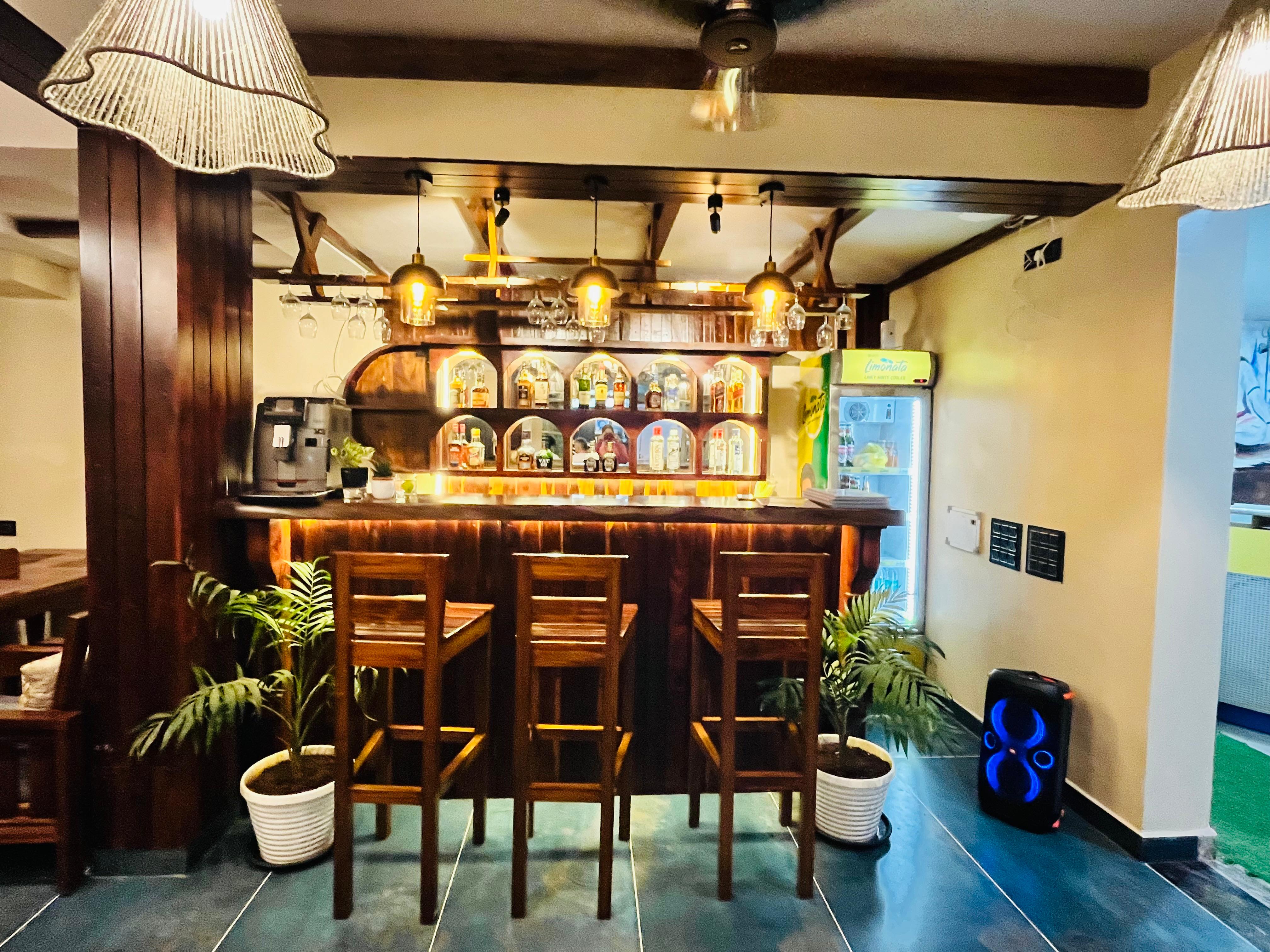 Naga's Cafe Bar & Restaurant