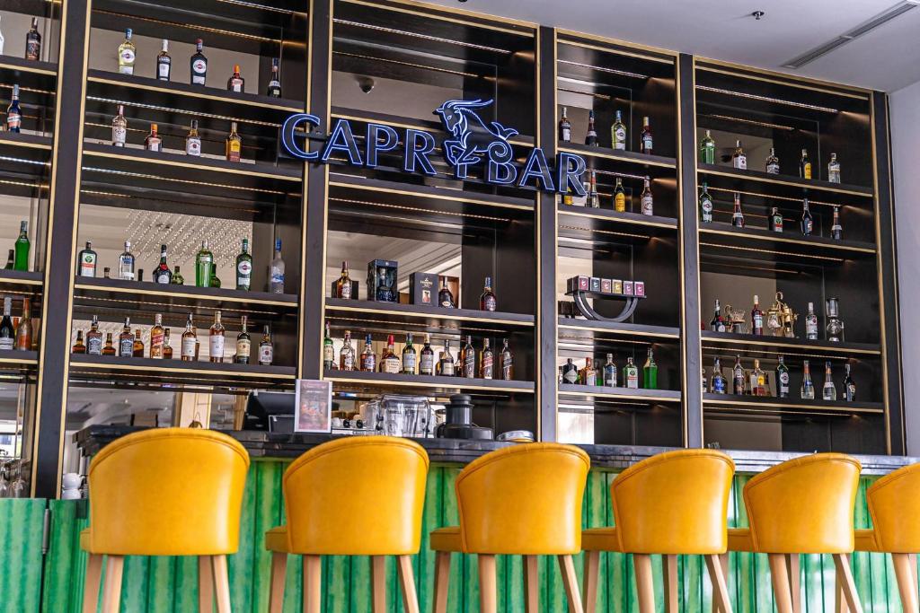 Capri Bar