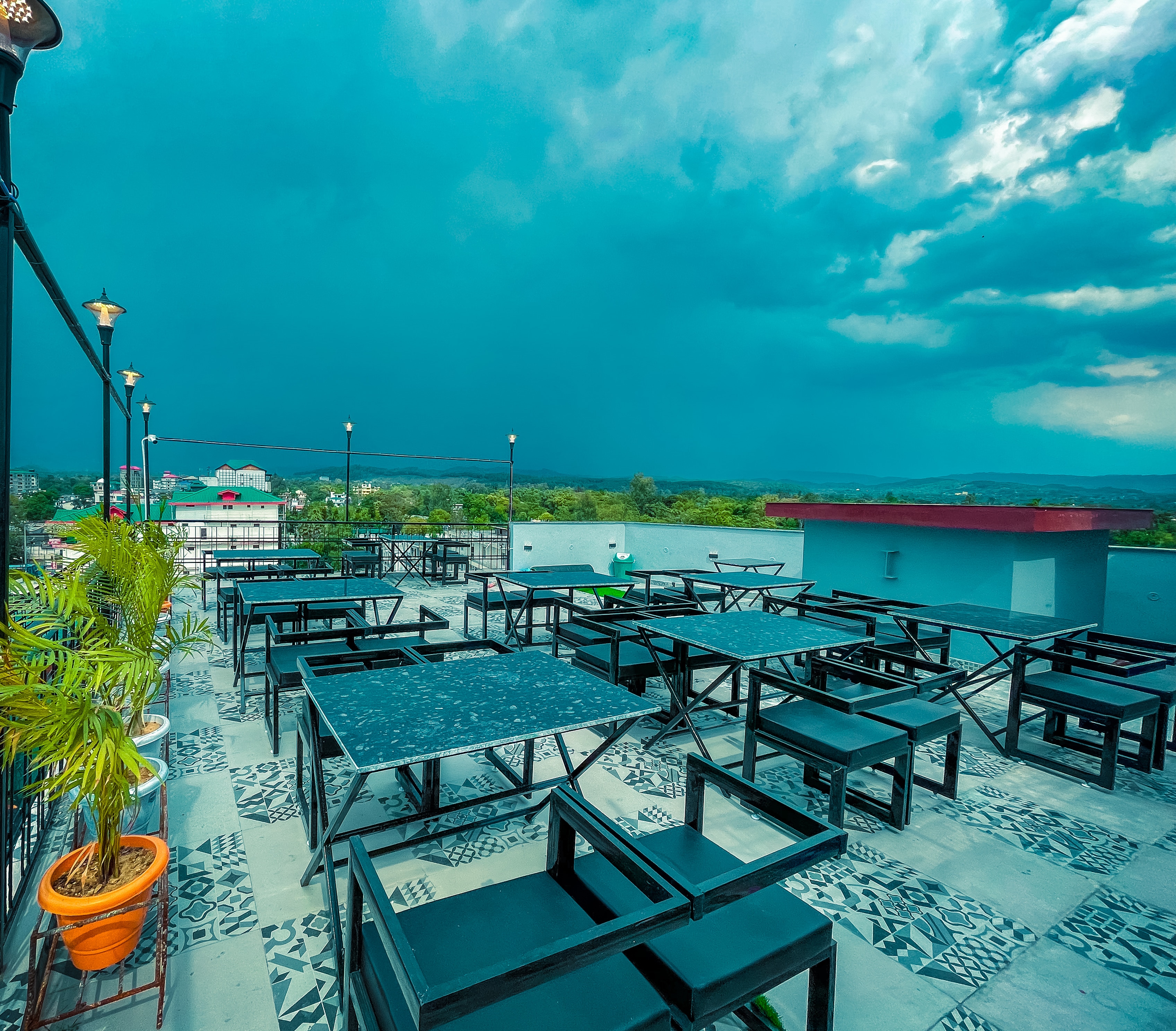 The fly rooftop bar and lounge