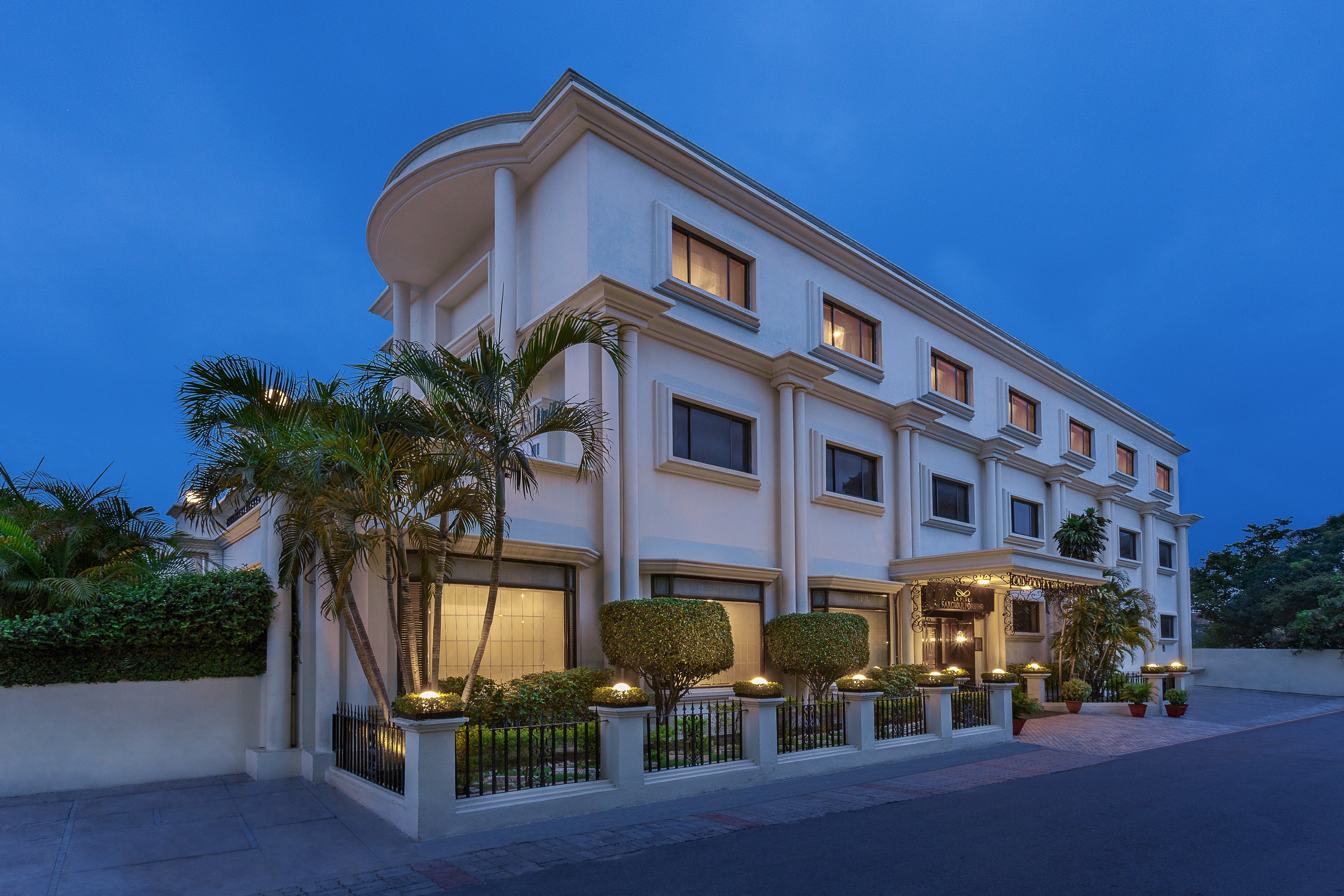 La Place Sarovar Portico, Lucknow La Place Sarovar Portico, Lucknow