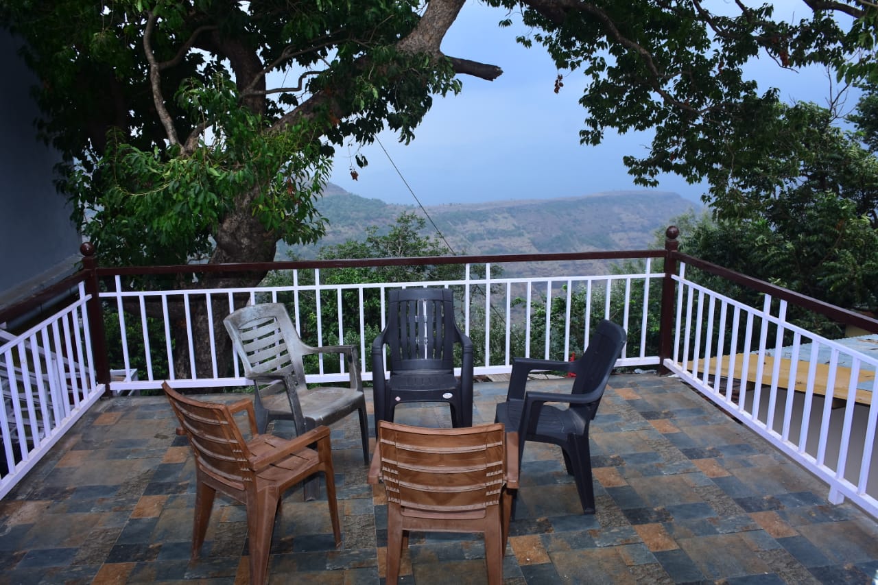 Pardeshi House 𝗕𝗢𝗢𝗞 Matheran Homestay