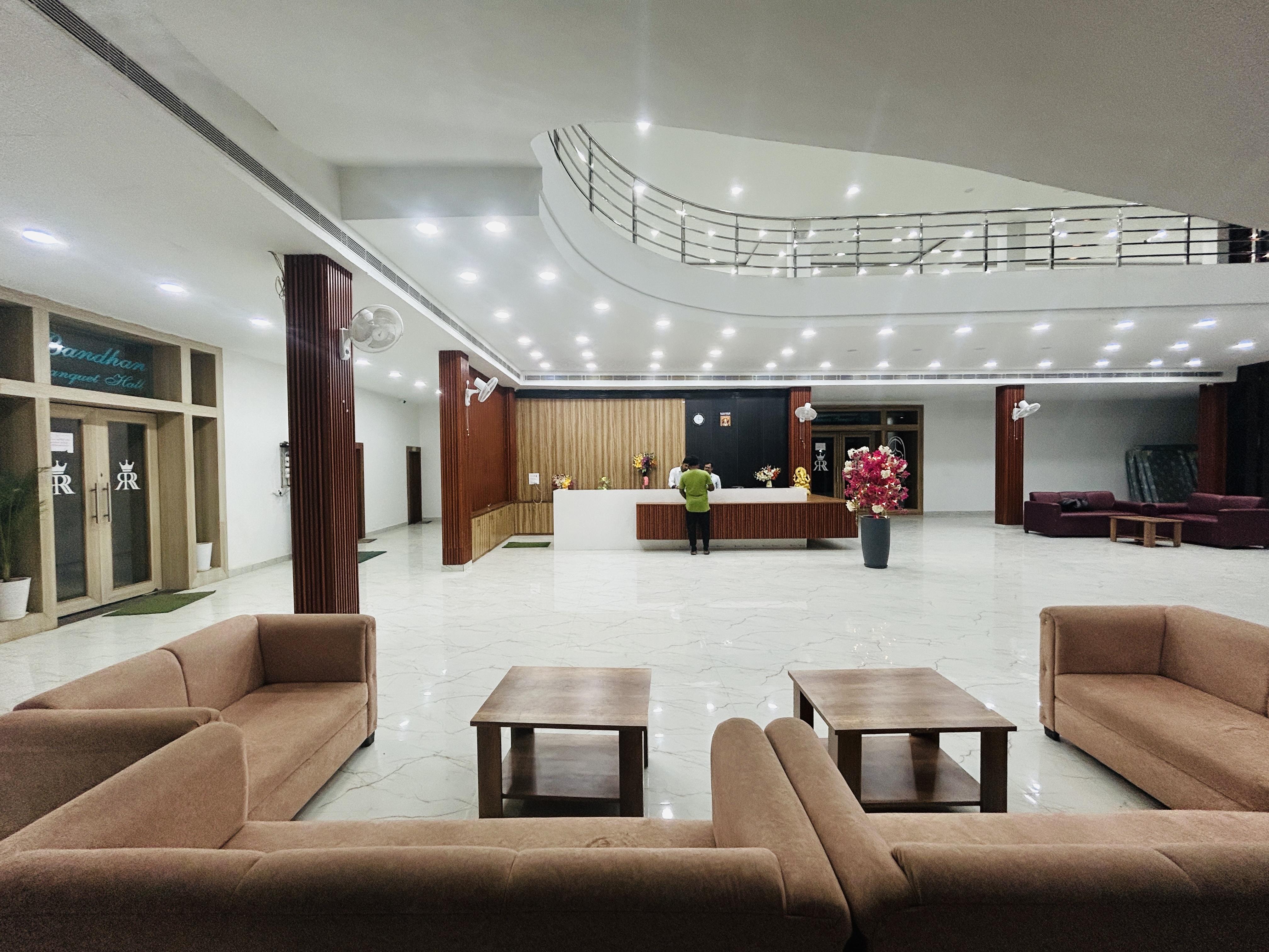 Riya Raushan Hotel & Resort 𝗕𝗢𝗢𝗞 Gaya Hotel