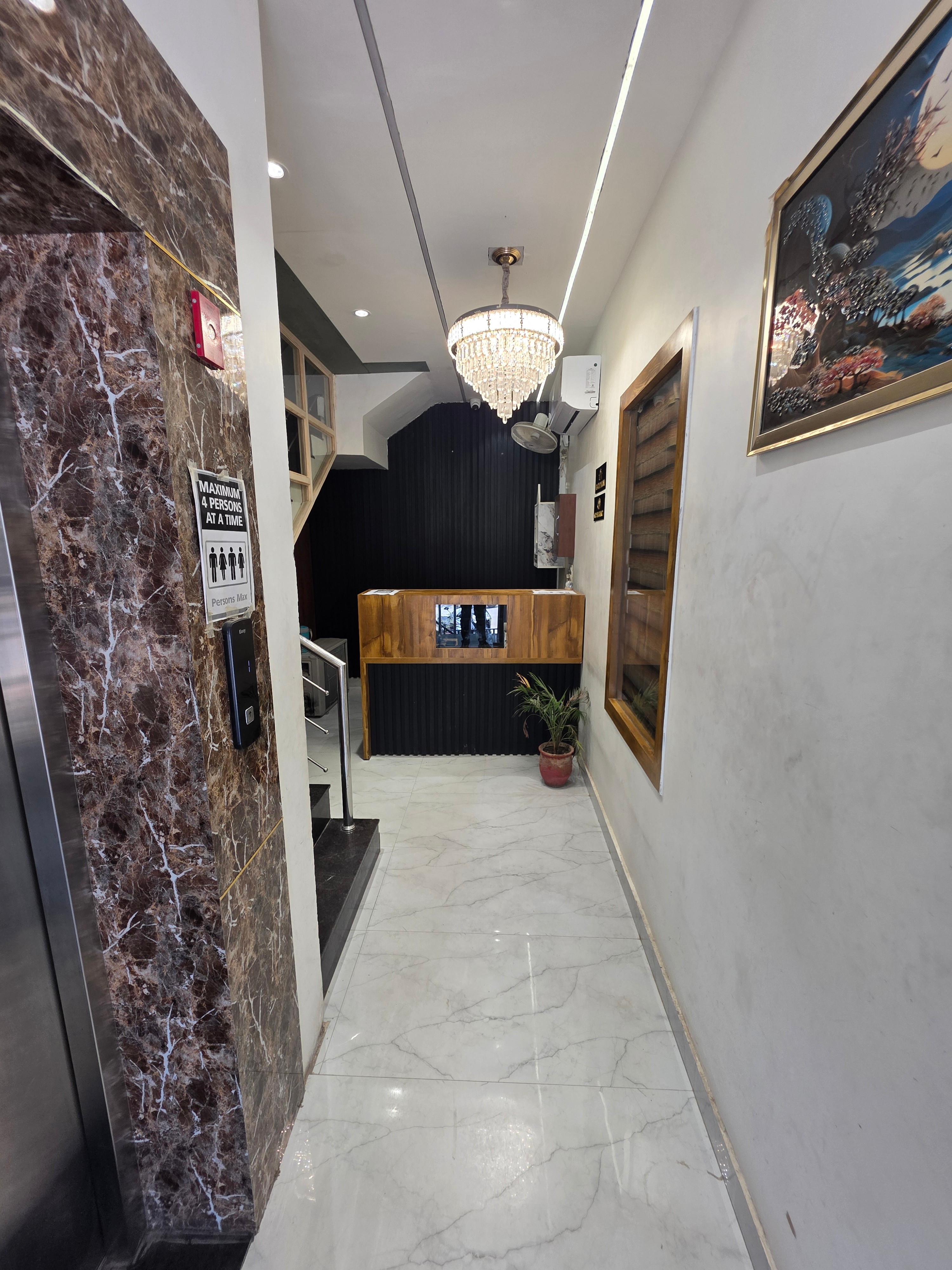 Hotel The Khazan Heights