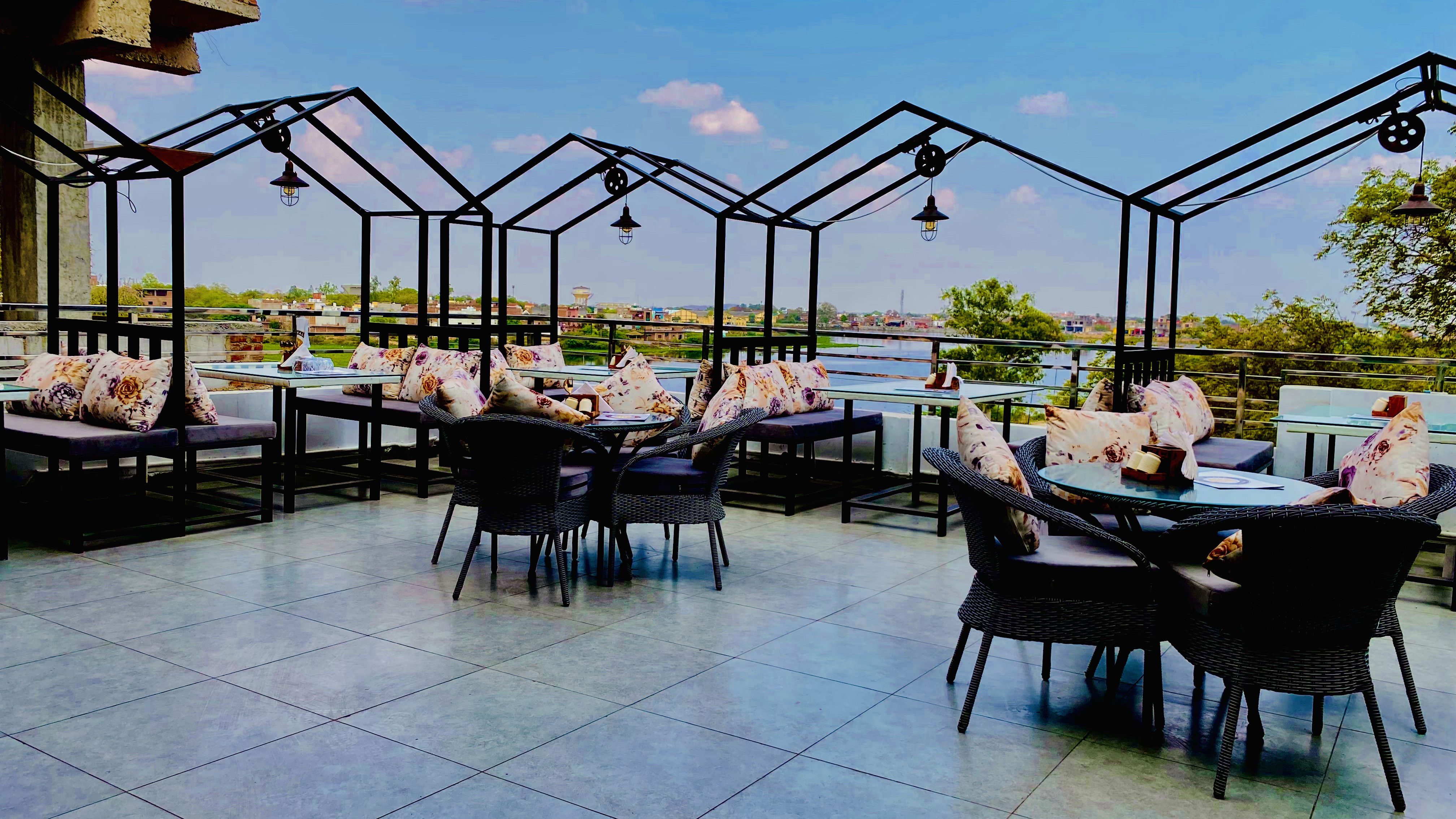 Skywalk Air dine in resto & cafe