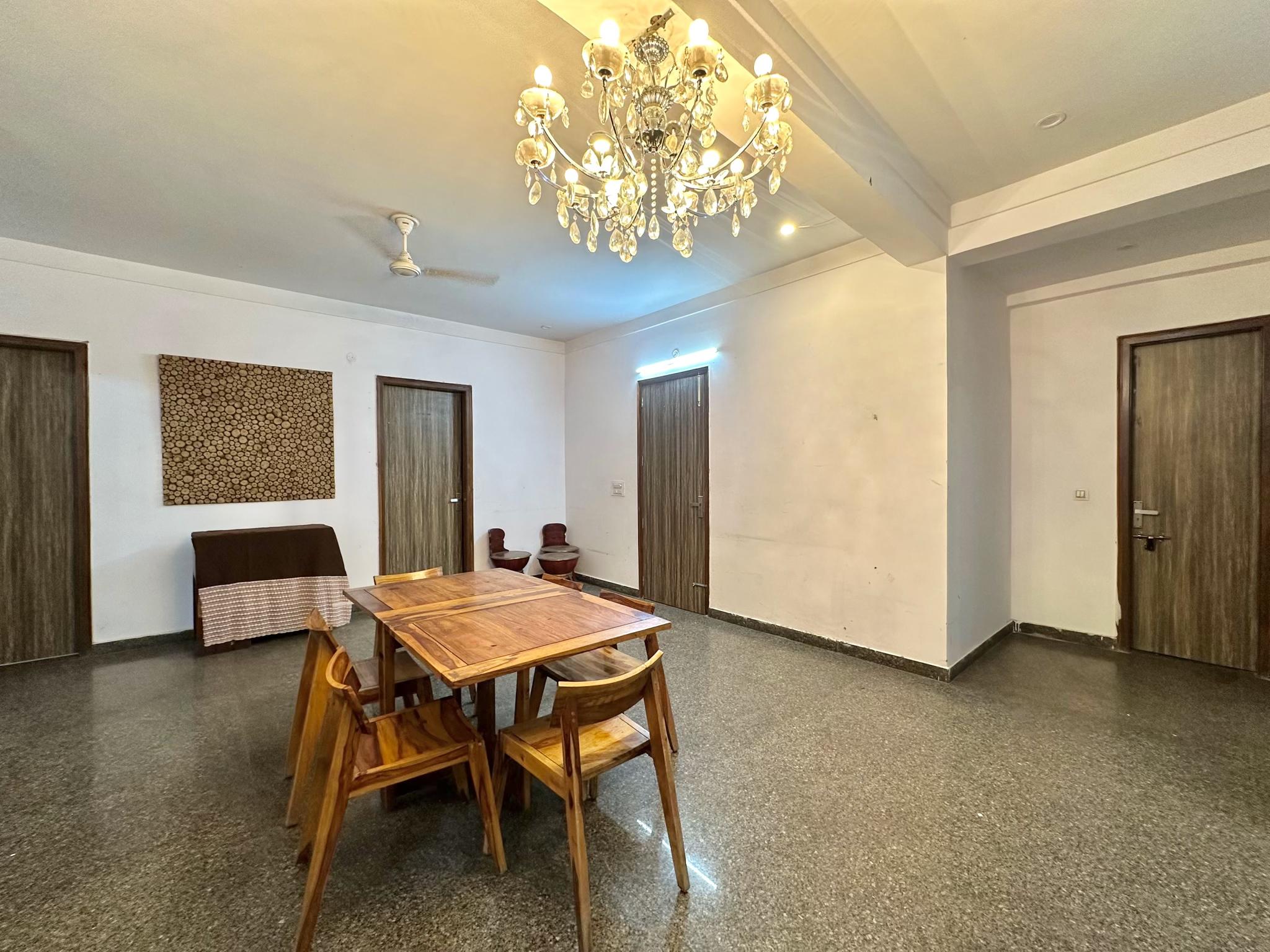 3 BHK entire villa for house parties in sec 38 ggn 𝗕𝗢𝗢𝗞 Gurgaon Villa