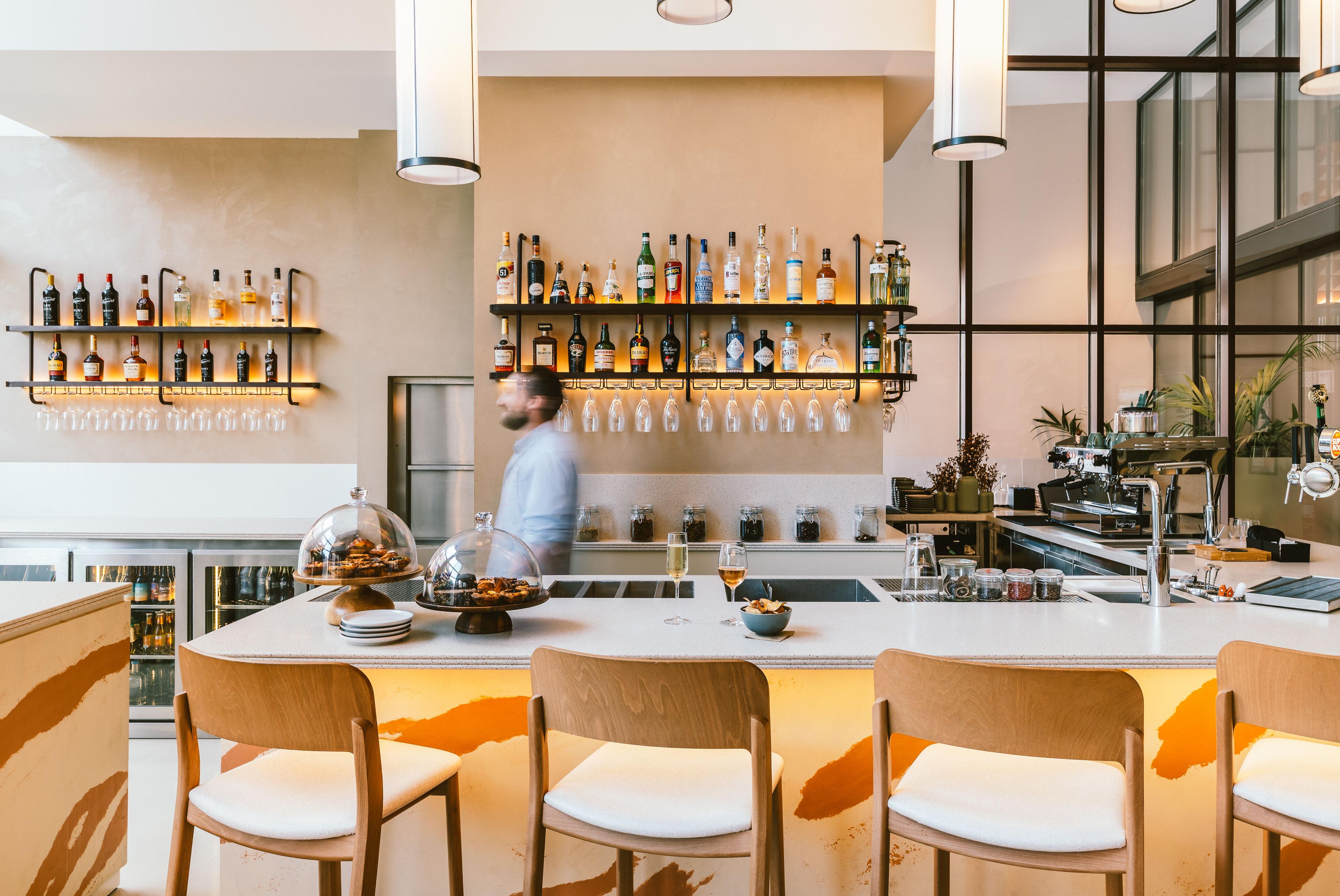 Bar & Restaurant