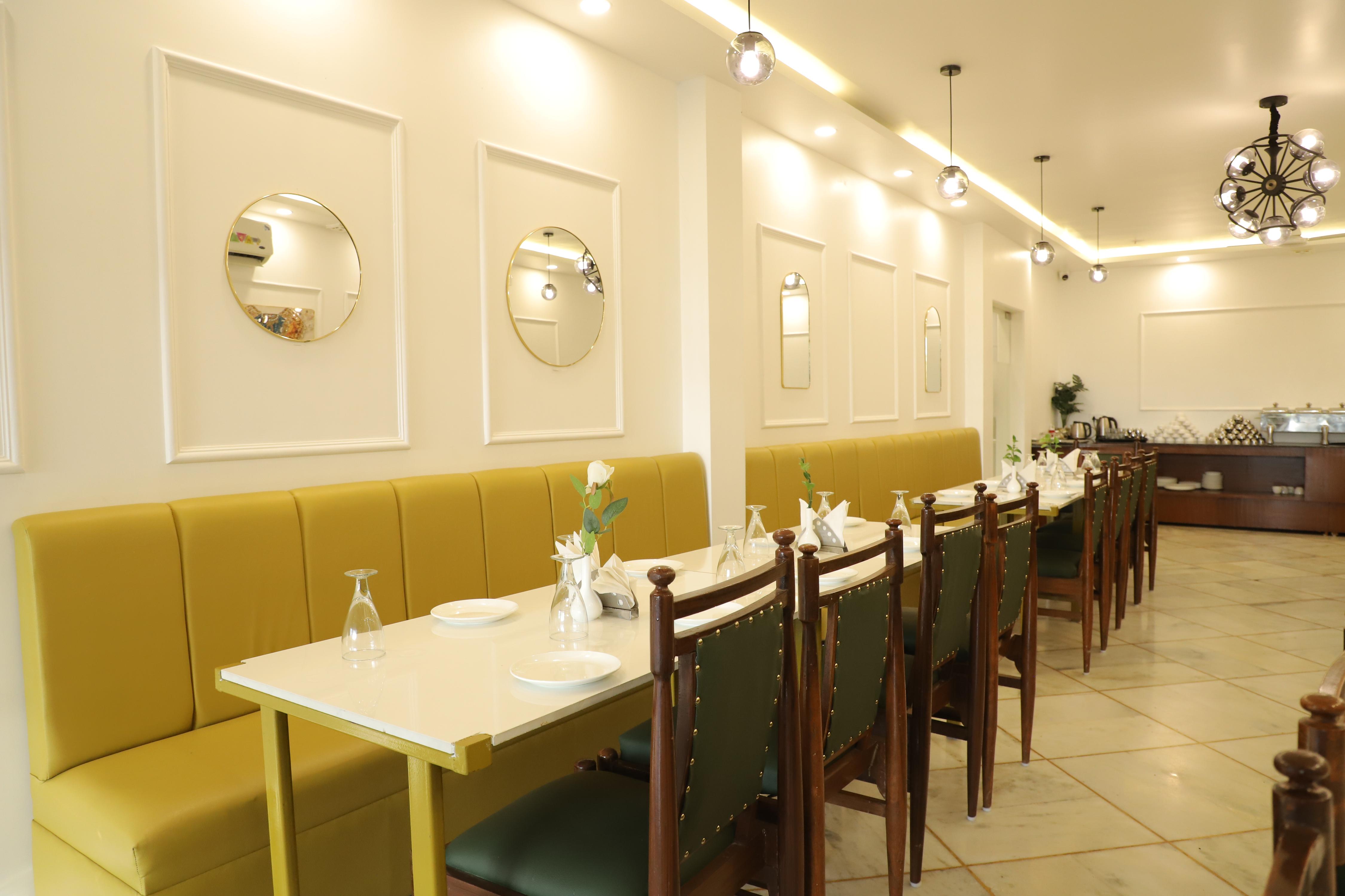 Mosaic Cafe & Restro